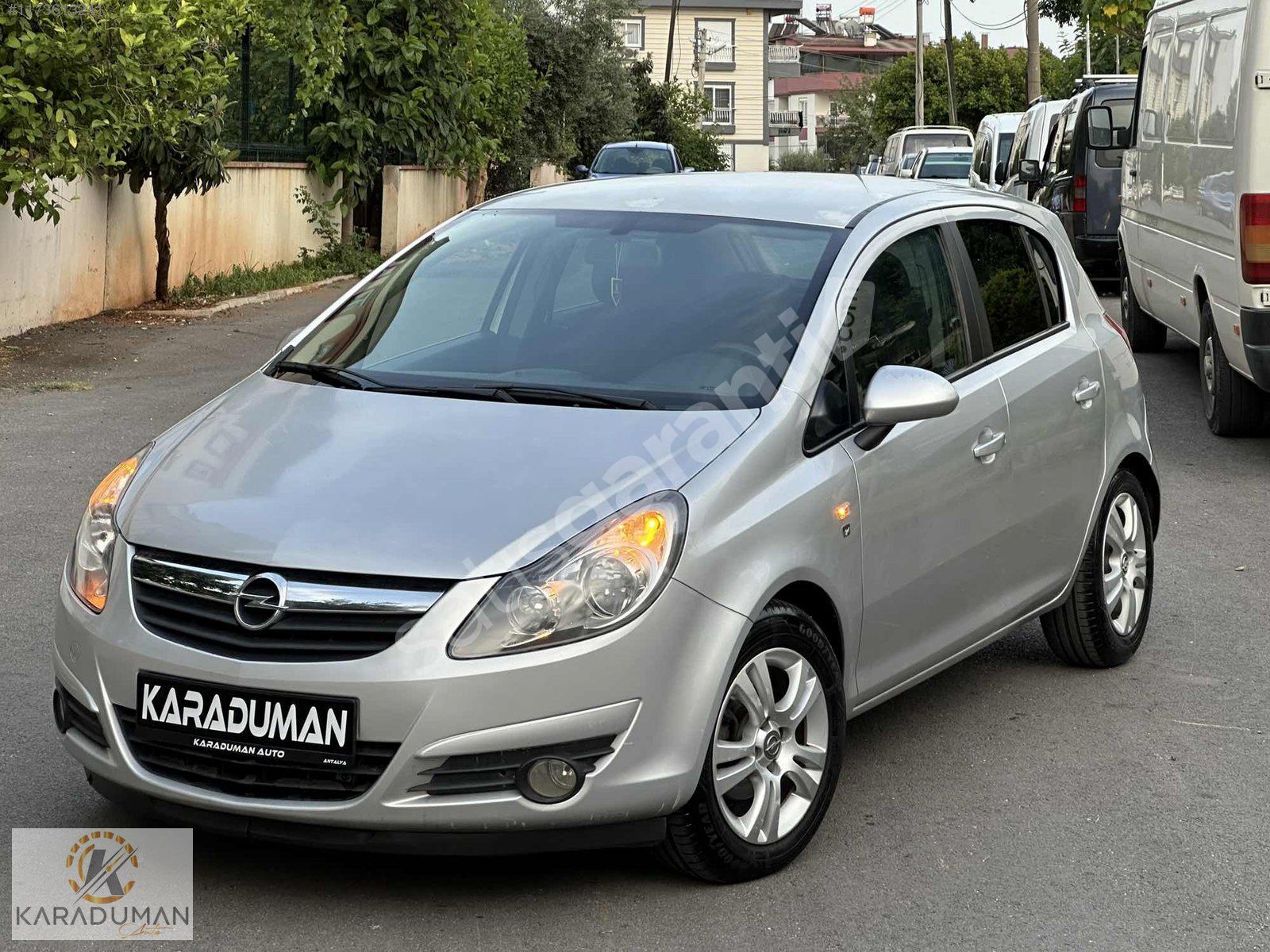 KARADUMAN'dan 2011 TAM OTOMATİK CORSA 1.4 ENJOY 111. YIL FULL