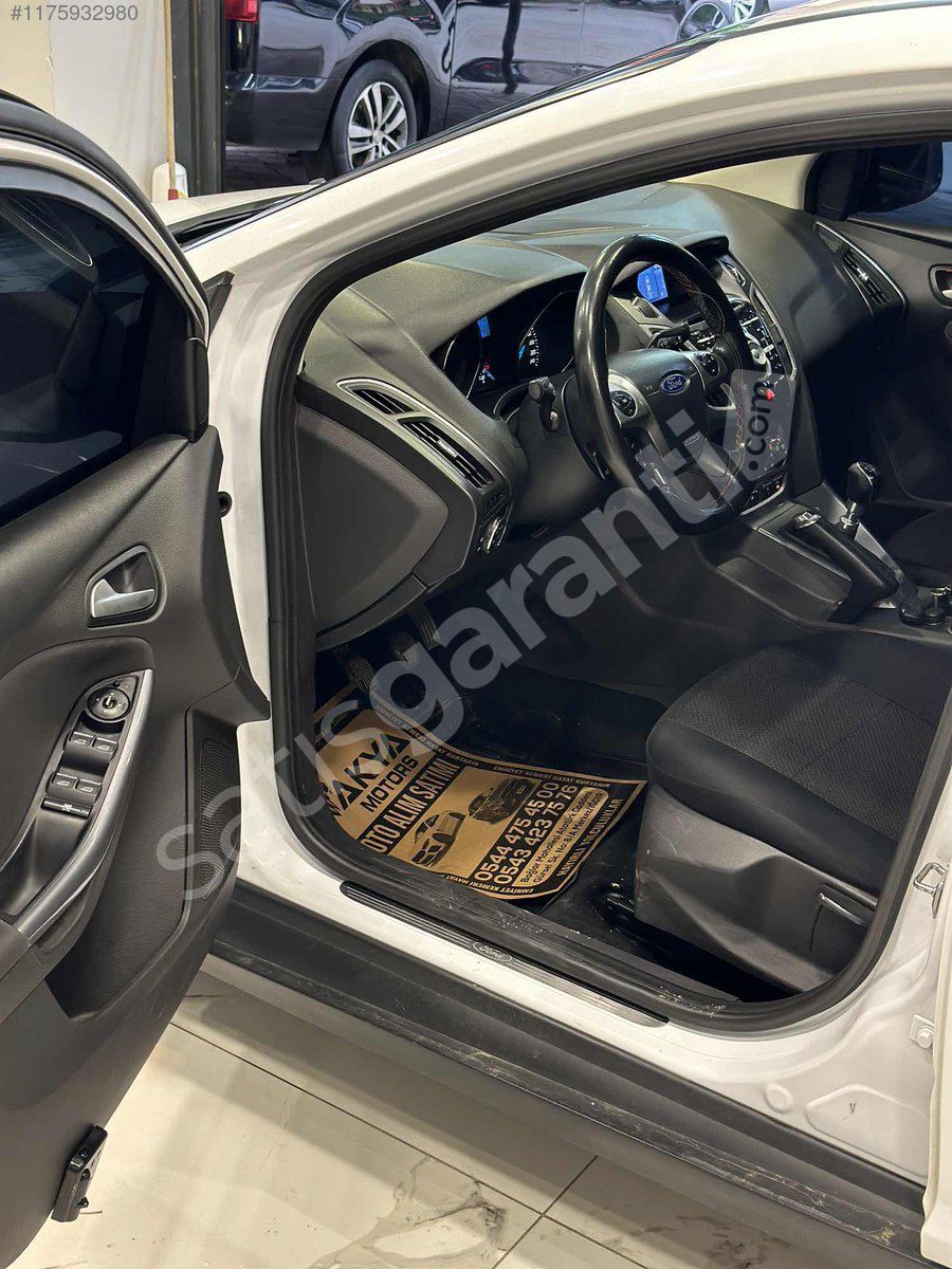 AKYA MOTORS/HATASIZ/EN DOLUSU//SUNROF/ANAHTARSIZ GRİŞ-ÇALIŞTIRMA