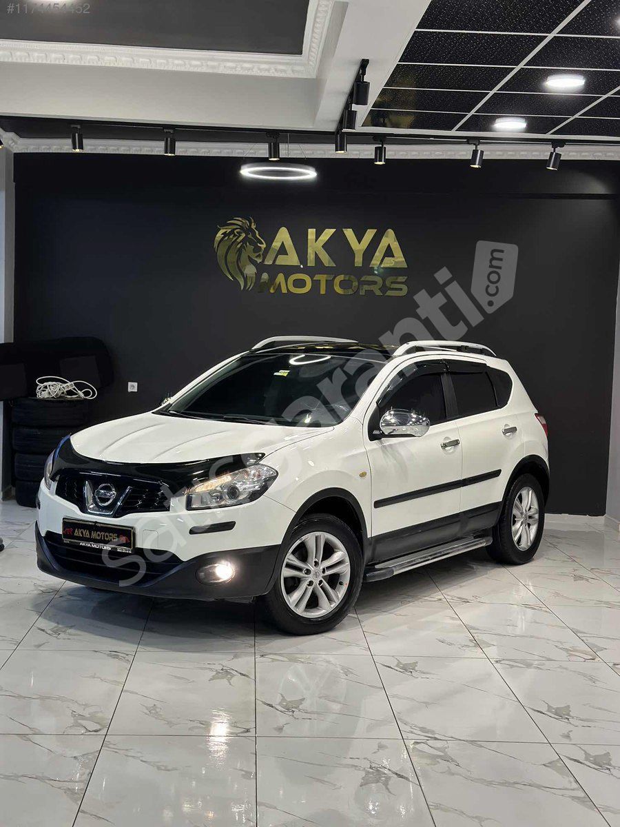 AKYA MOTORS//NİSSAN QASHGAİ//CAM TAVAN //HATASIZ /FULL BAKIMLI