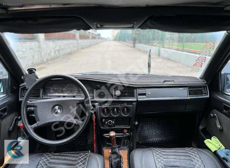 SUNROOFLU MASRAFSIZ TEK DEĞİŞENLİ 190E
