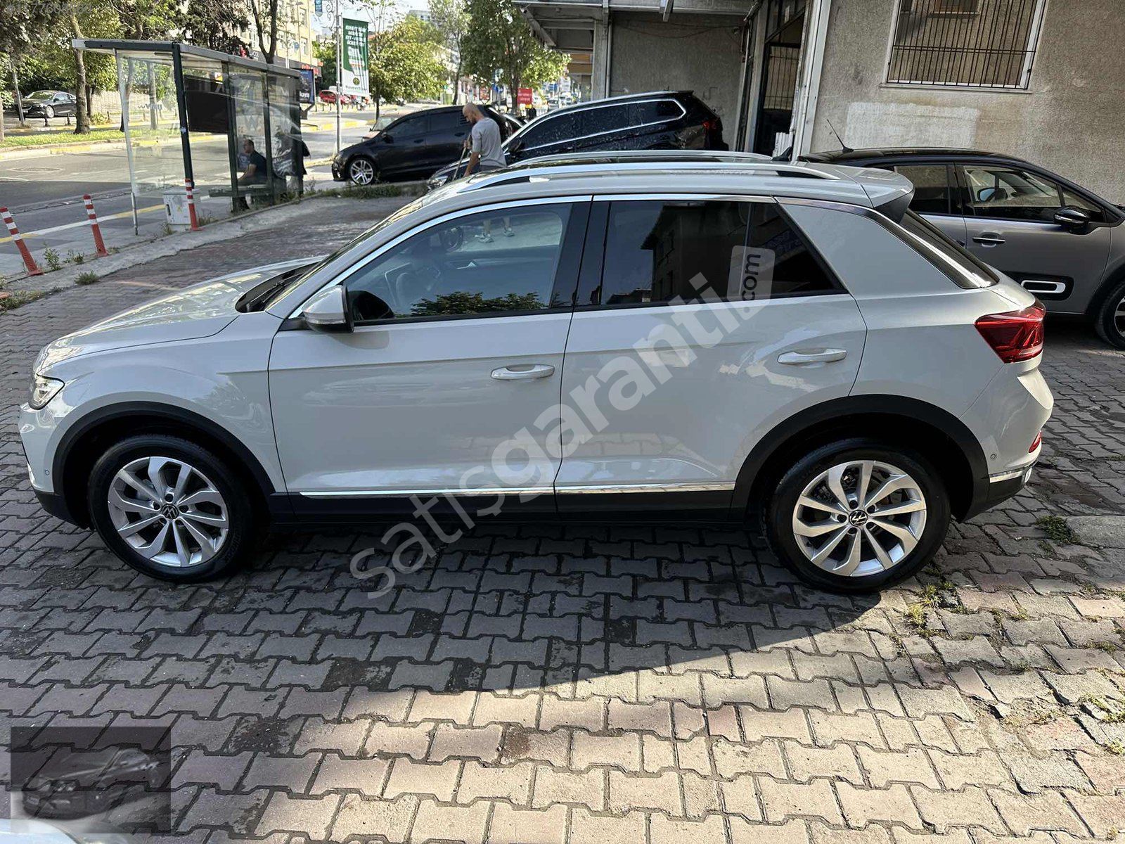 2023 VW T-ROC 1.5 TSİ STYLE PAKET HATASIZ CAM TAVAN FULL