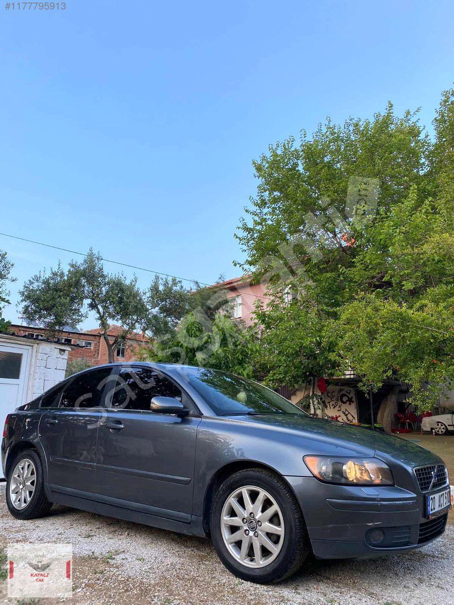 TEMİZ AİLE ARACI DEĞİŞENSİZ VOLVO S40
