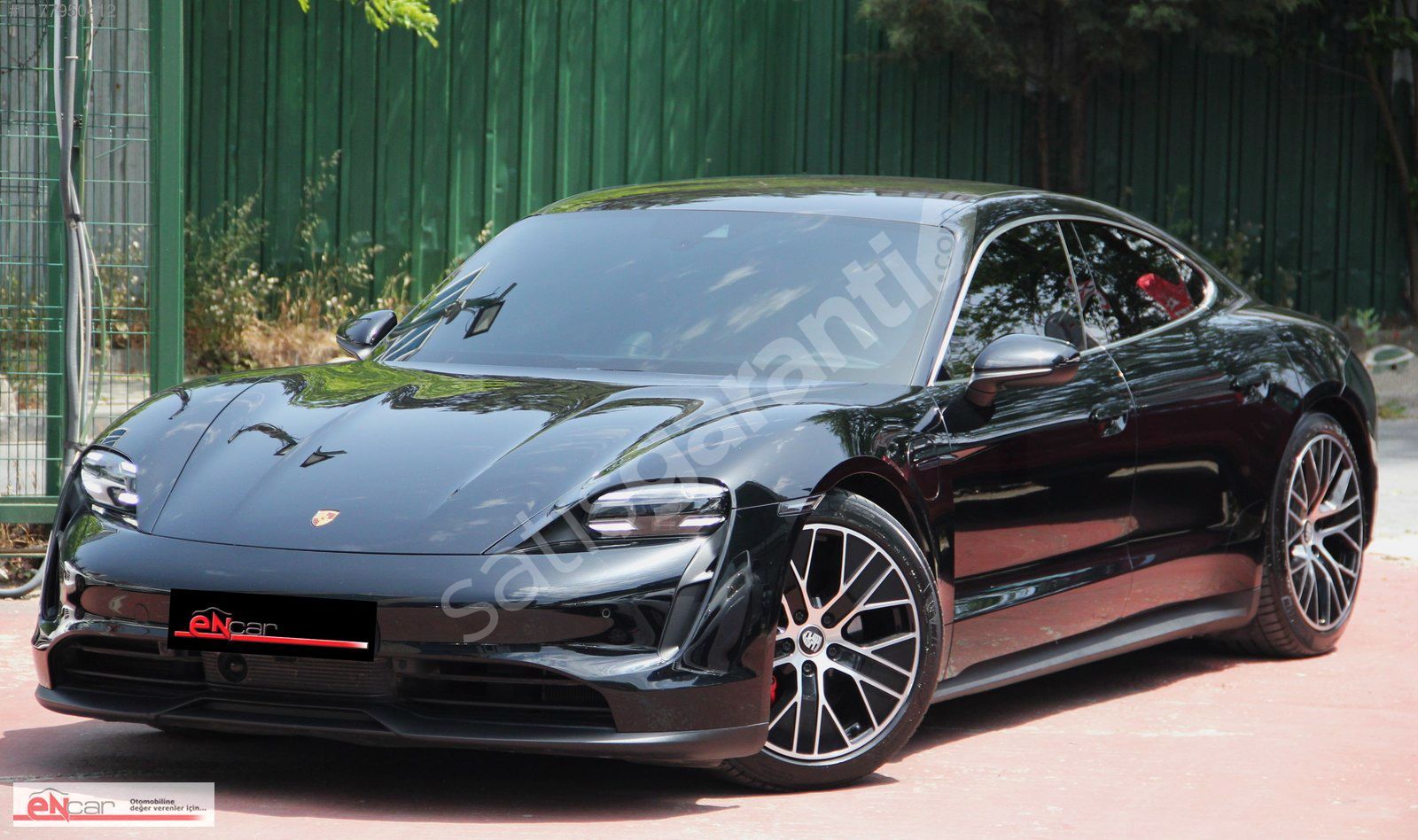 ENCAR'DAN2021 TAYCAN 4S PERFORMANCE 27.500KM BOYASIZ İÇİ KIRMIZI