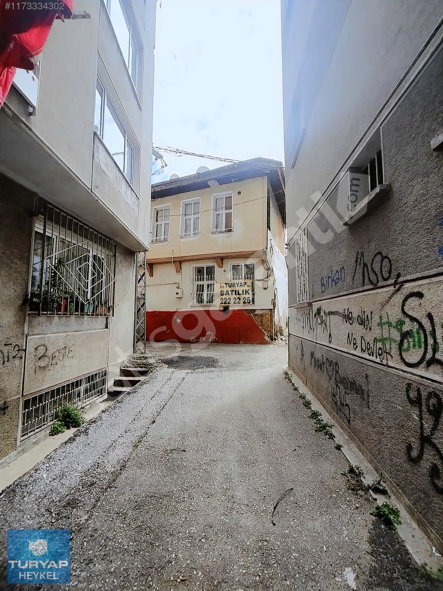 MAKSEMDE 2 EVDEN OLUŞAN 2 KATLI SATILIK KOMPLE BİNA
