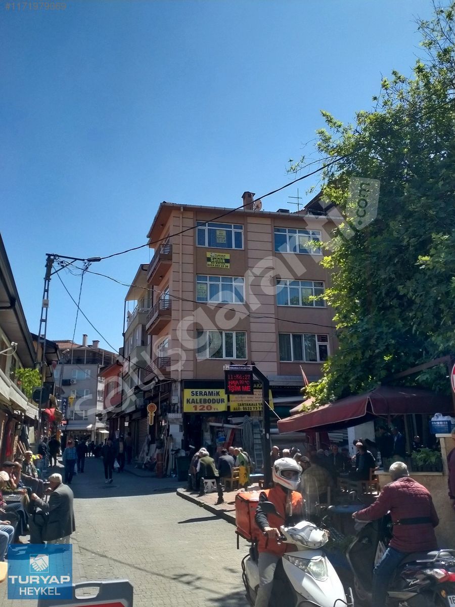TAHTAKALE MEYDANINDA 4 KATLI KOMPLE SATILIK BİNA
