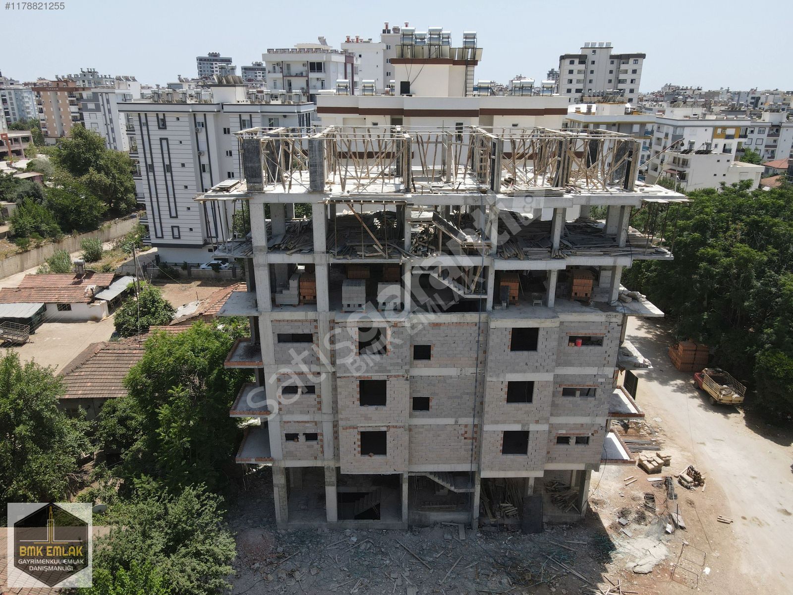 ANTALYA KUMLUCA MERKEZDE SOĞUK HAVA DEPOLU DÜKKAN