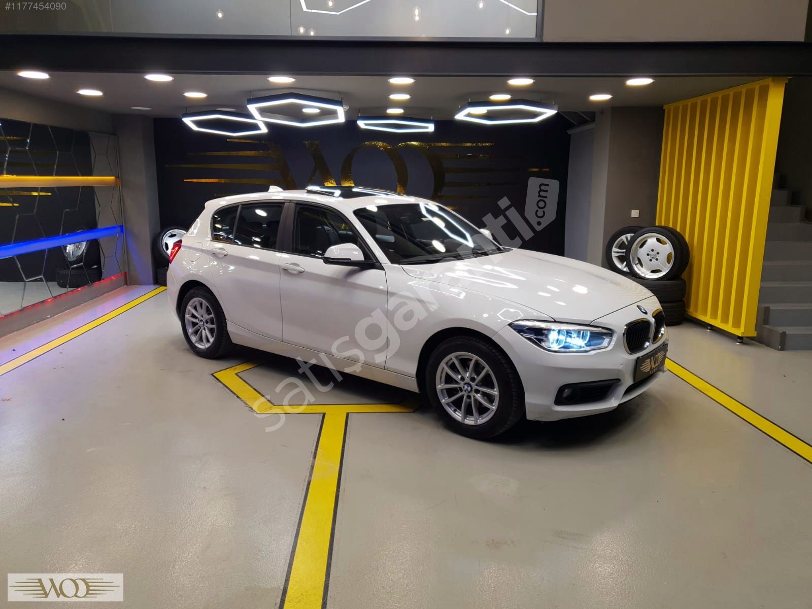 ''Woo Cars'' BMW 2015 MODEL 1.18 i JOY PLUS SUNROOFLU