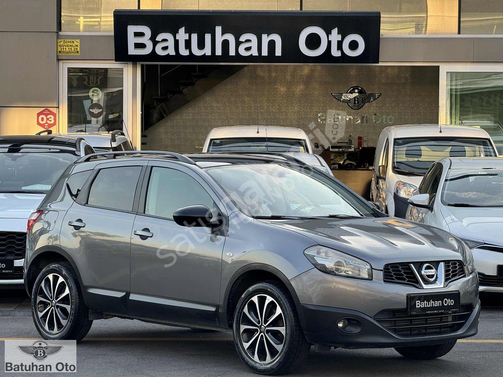 Batuhan~2013 QASHQAİ~HATASIZ~CAM TAVAN~360 KAMERA~TAM DOLU