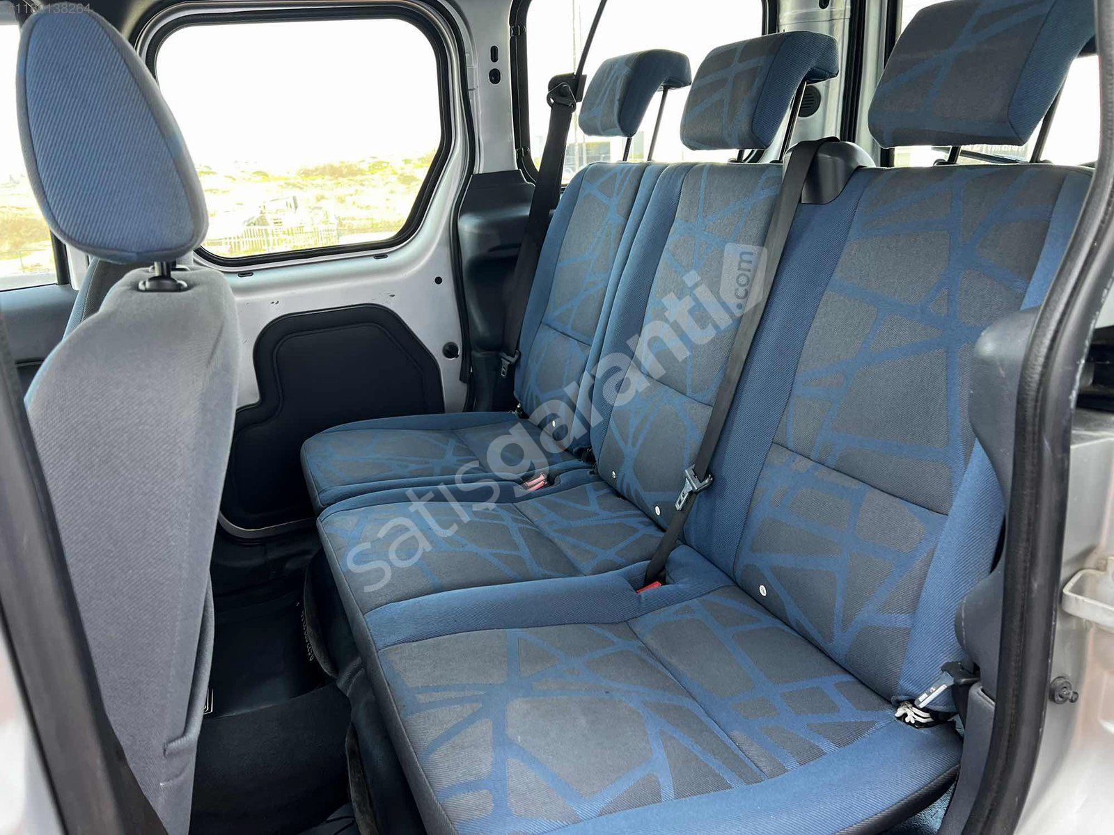 UĞUR OTOMOTİV'DEN 2012 FORD CONNECT 90'LIK DELUXE