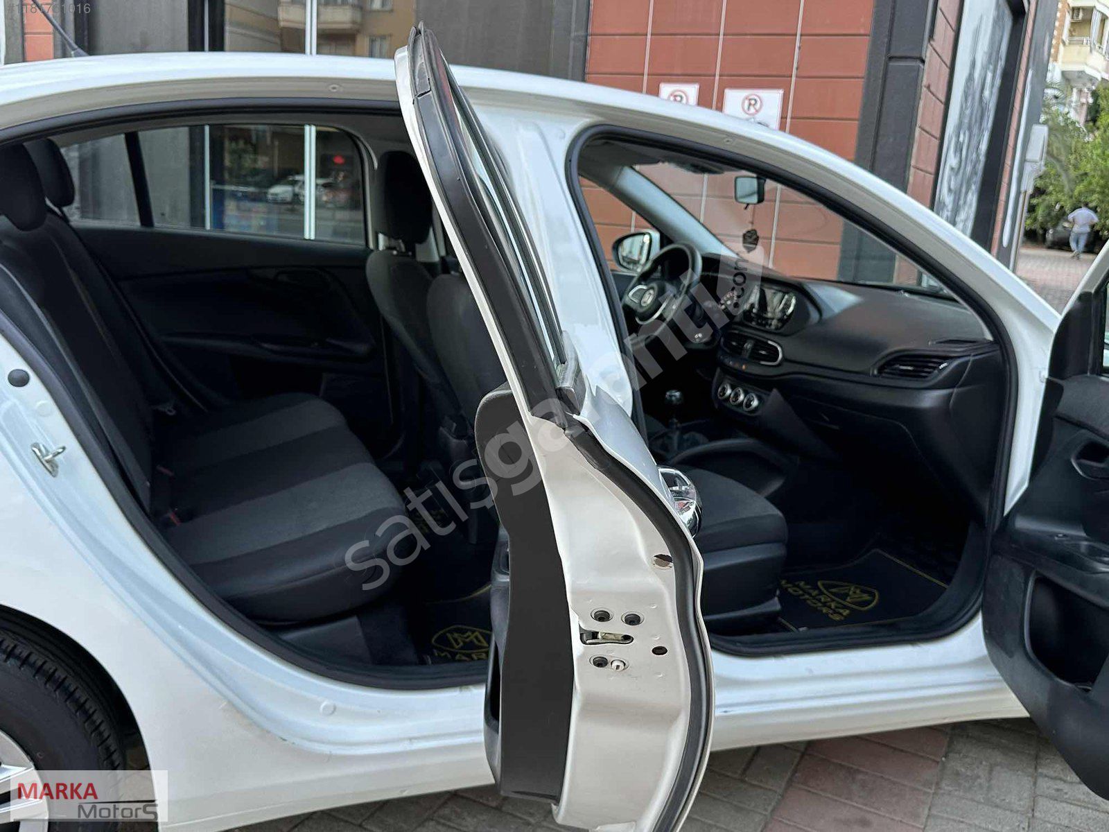 MARKA MOTORS FİAT EGEA 1.4 EASY HATASIZ BOYASIZ SIFIR AYARINDA