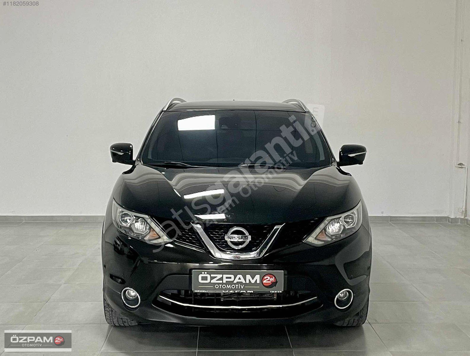 ÖZPAM 2.EL'DEN 2014 NİSSAN QASHQAİ 1.6 DCi PLATİNUM PREMİUM PACK