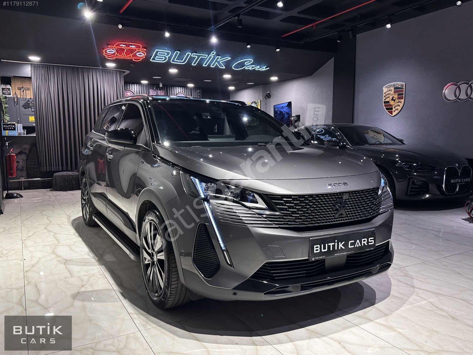 BUTİK CARS-2023 PEUGEOT 5008 GT 1.2 HYBRİD+7 KOLTUK + CAM TAVAN