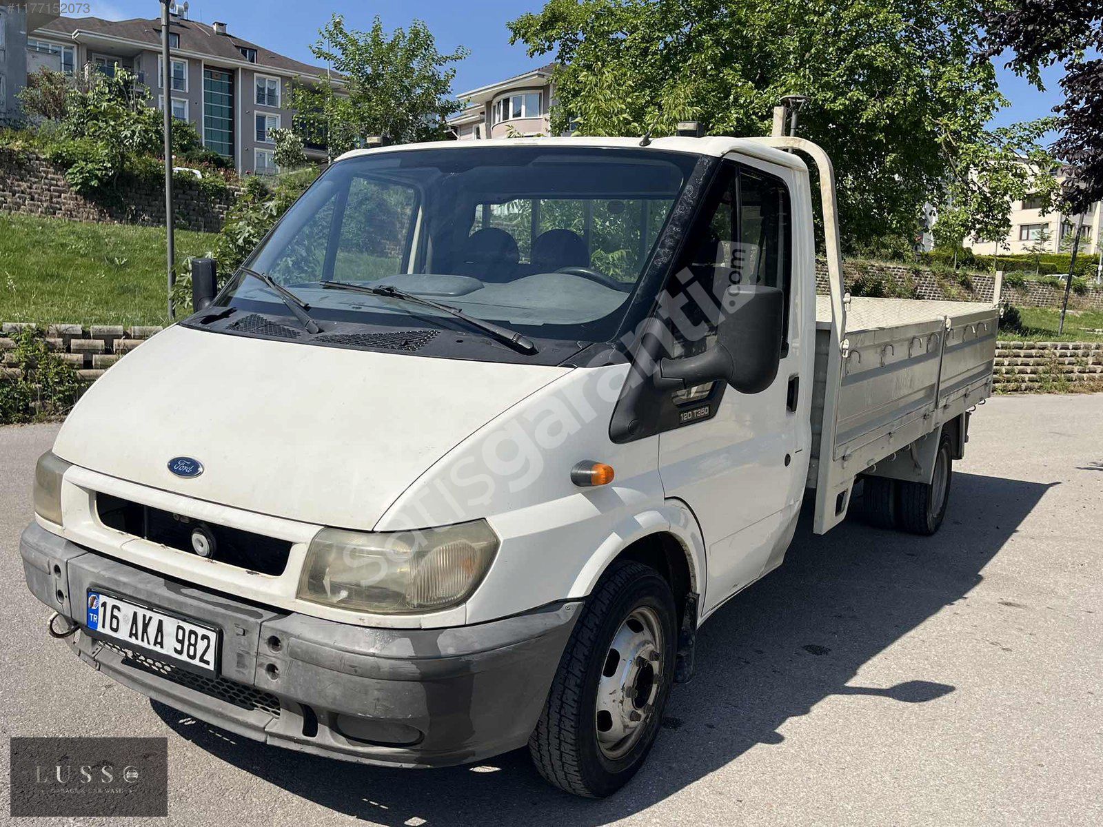 LUSSO GARAJ dan FORD TRANSİT