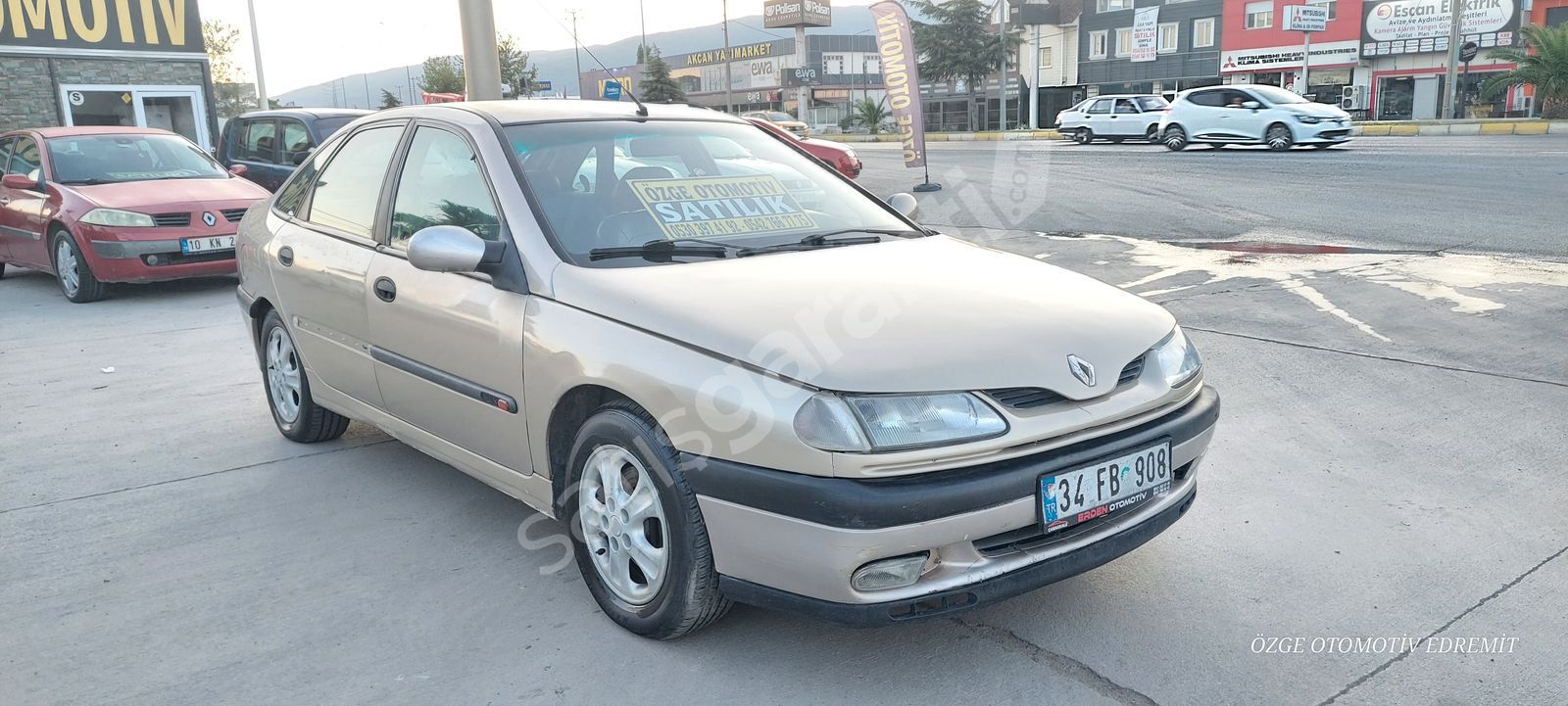ÖZGE OTOMOTİV EDREMİTTEN 1998 RENAULT LAGUNA RXE  EMSALSİZ TEMİZLİKTE HAFIZALI KOLTUK DERİ DÖŞEME***TRAMERSİZ***