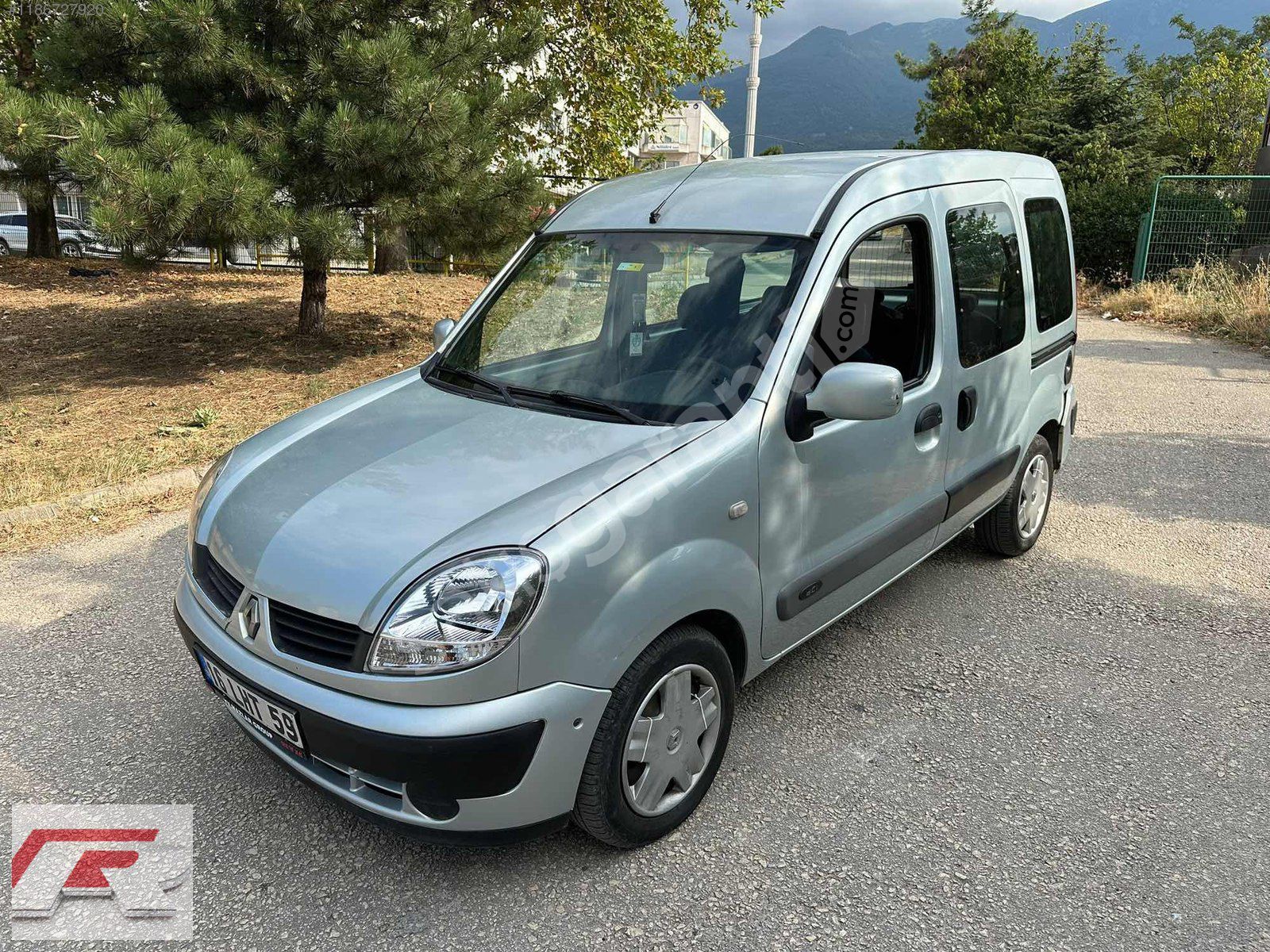 YILMAZLAR GROUP'DAN 2011 RENAULT KANGO 1.5 DCİ AUTHENTİQ MANUEL