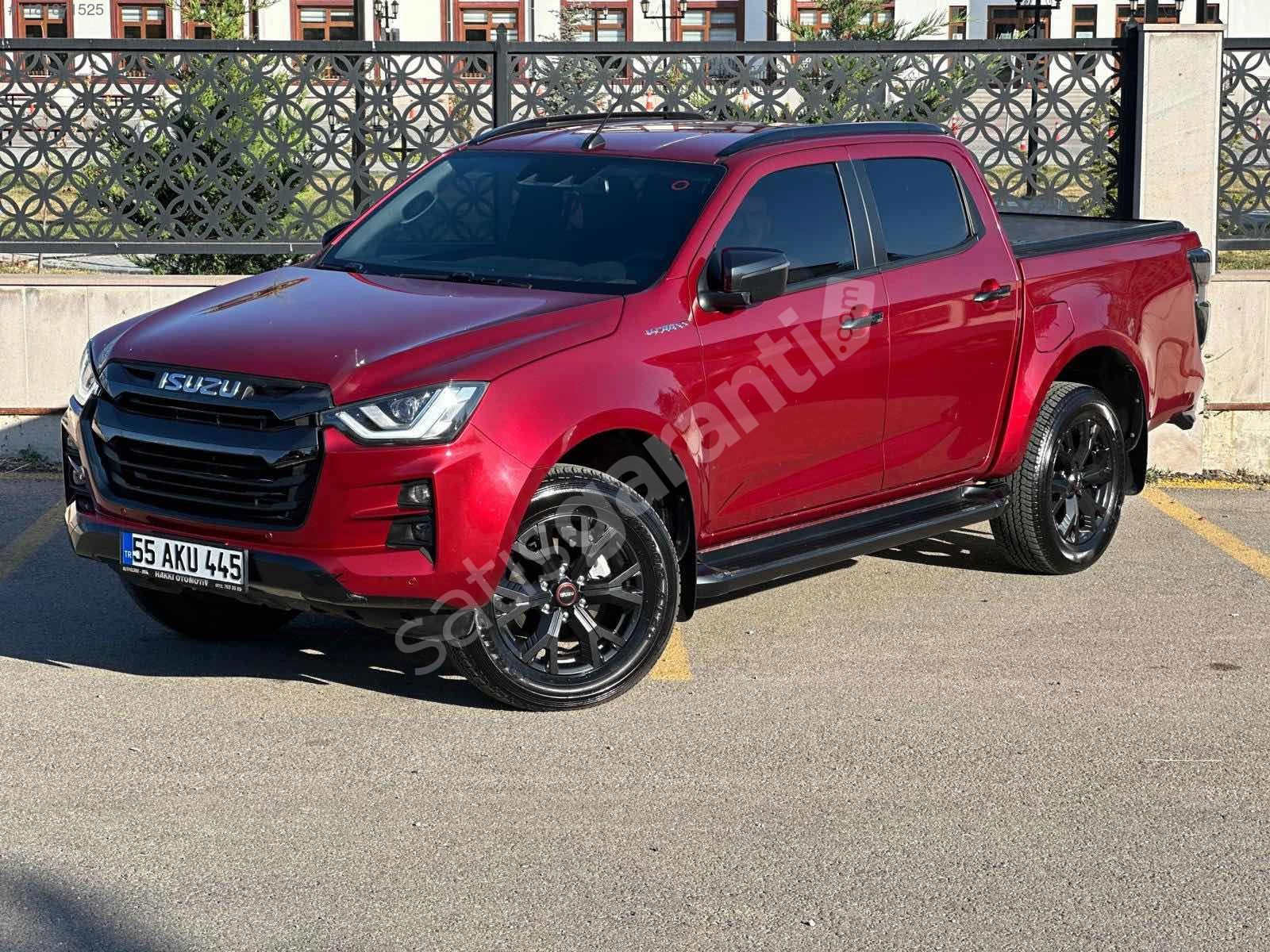 HAKKI OTO'DAN HATASIZ/BOYASIZ ISUZU D-MAX V-CROSS