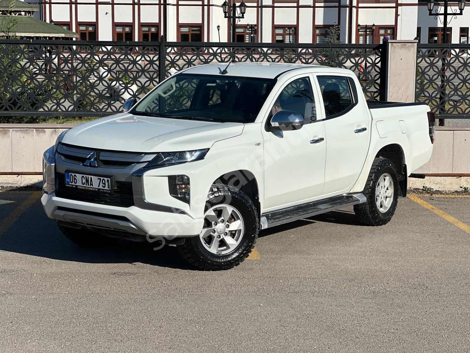 HAKKI OTO'DAN 2021 4*4 MANUEL MITSUBISHI L 200