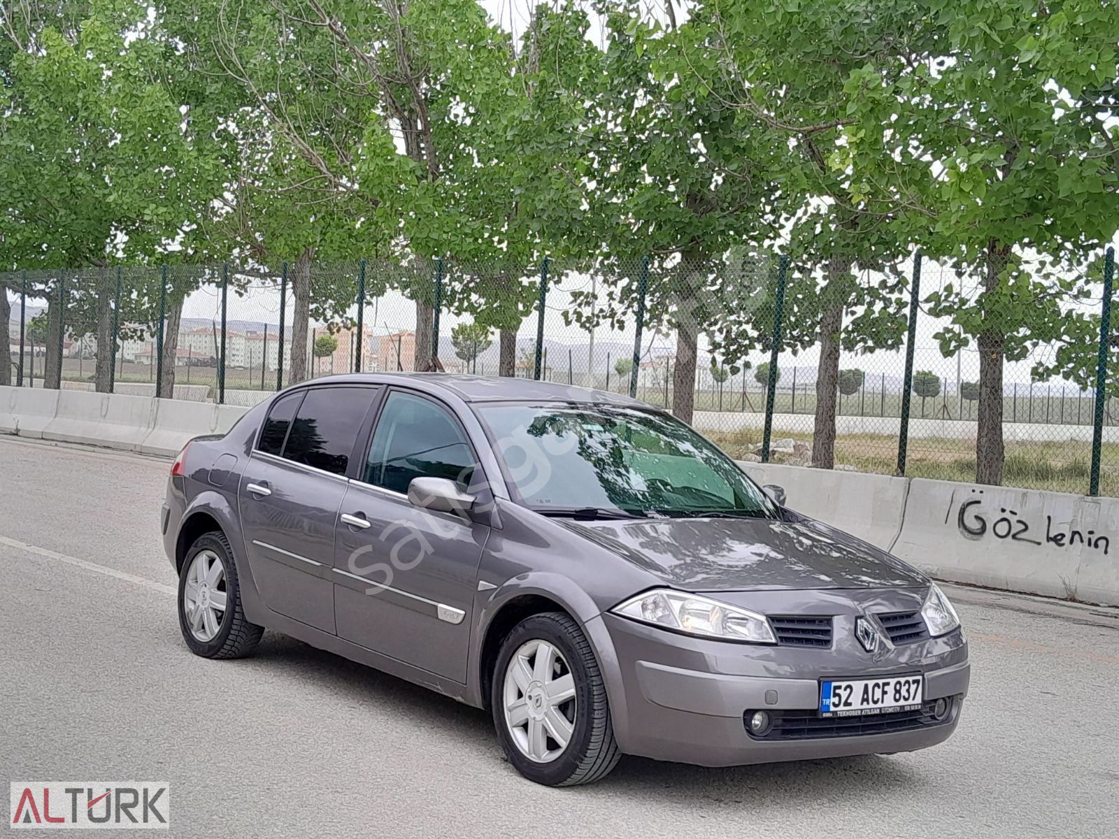 TÜRKİYEDE TEK - KUSURSUZ - MEGANE 2