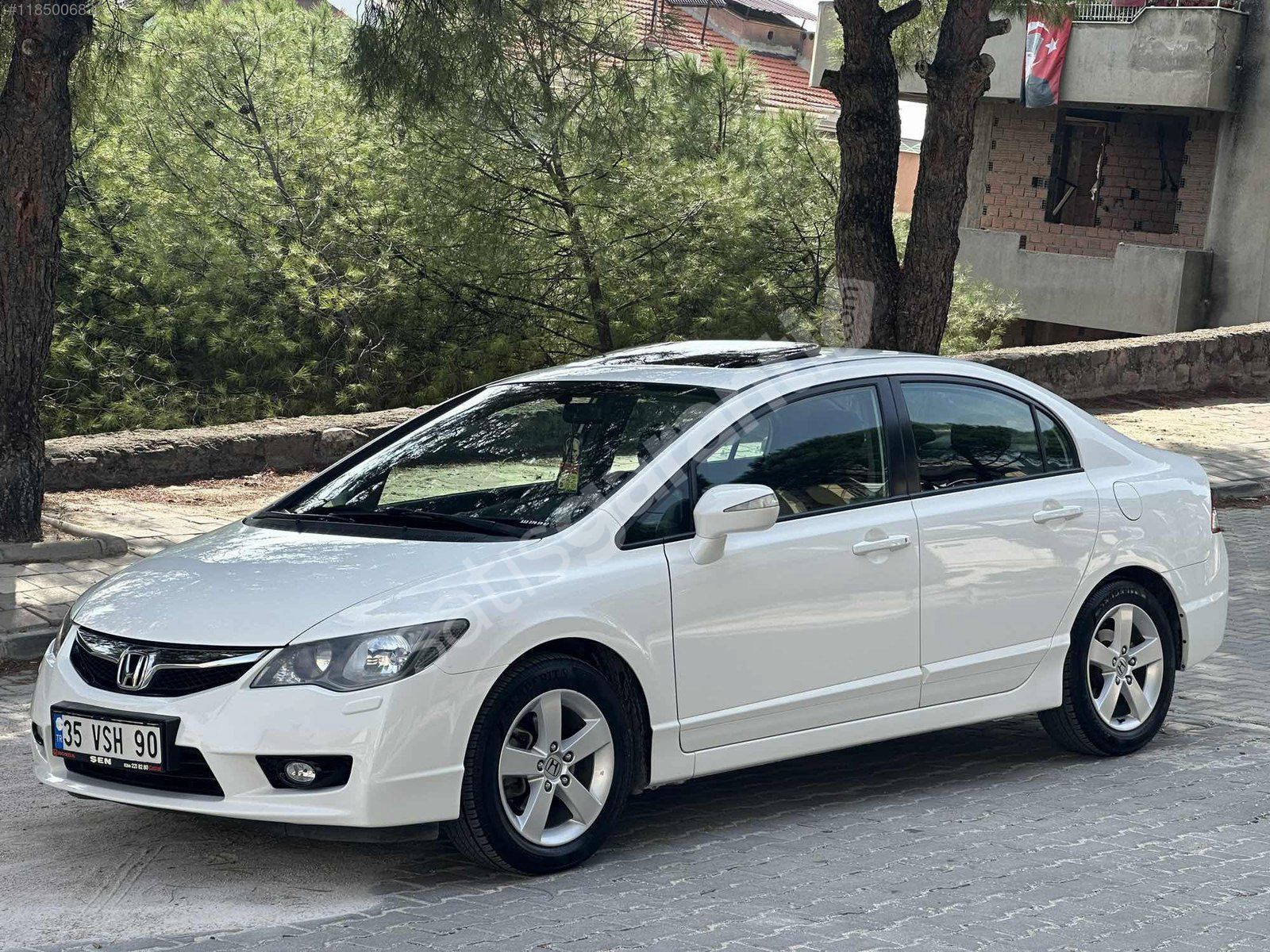 CİVİC 1.6 i-VTEC DEĞİŞENSİZ-BOYASIZ-TRAMERSİZ 119.000KM *SUNROOF