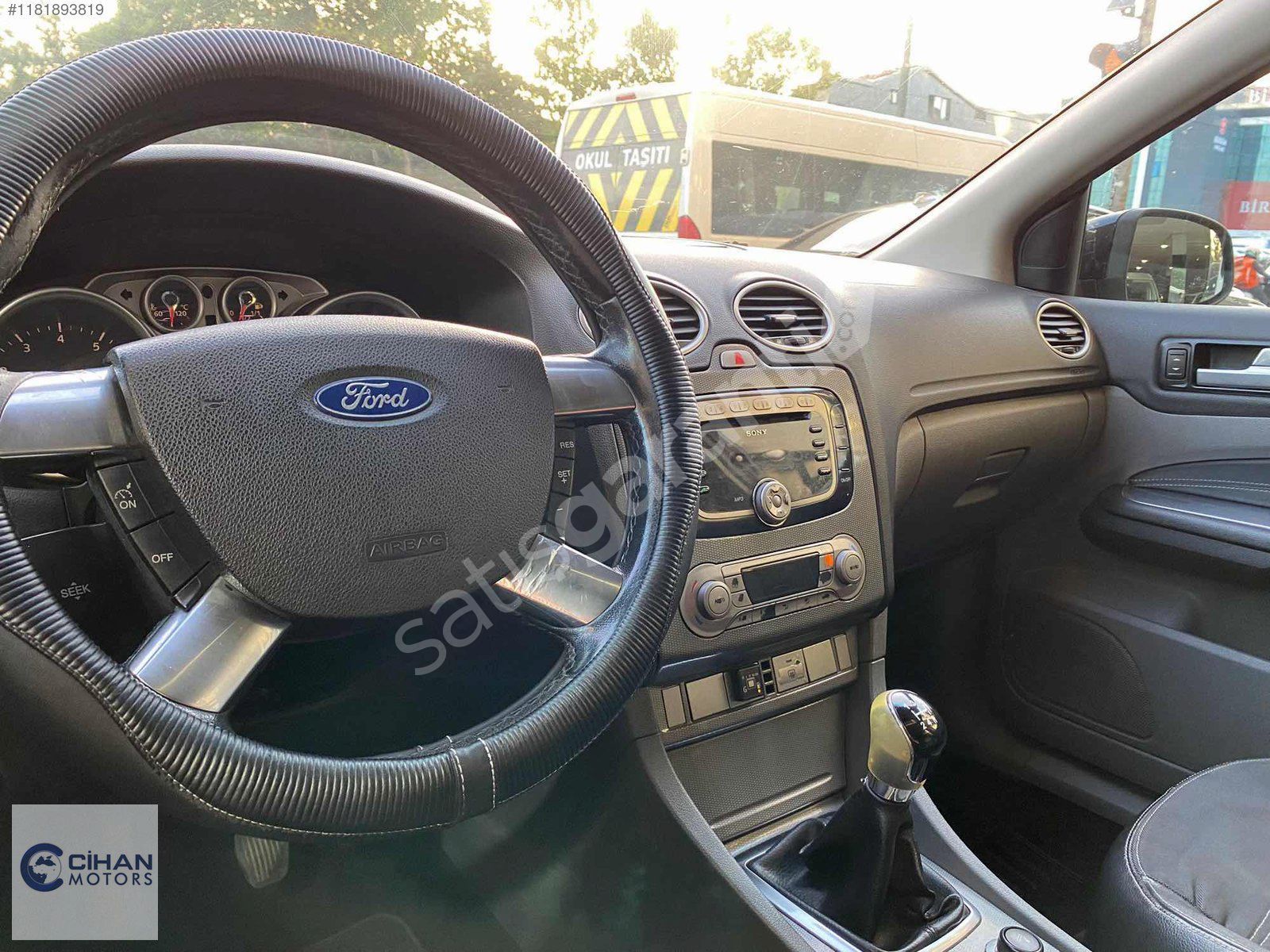 CİHAN MOTORS FORD FOCUS SANRUFLU EN FULÜ
