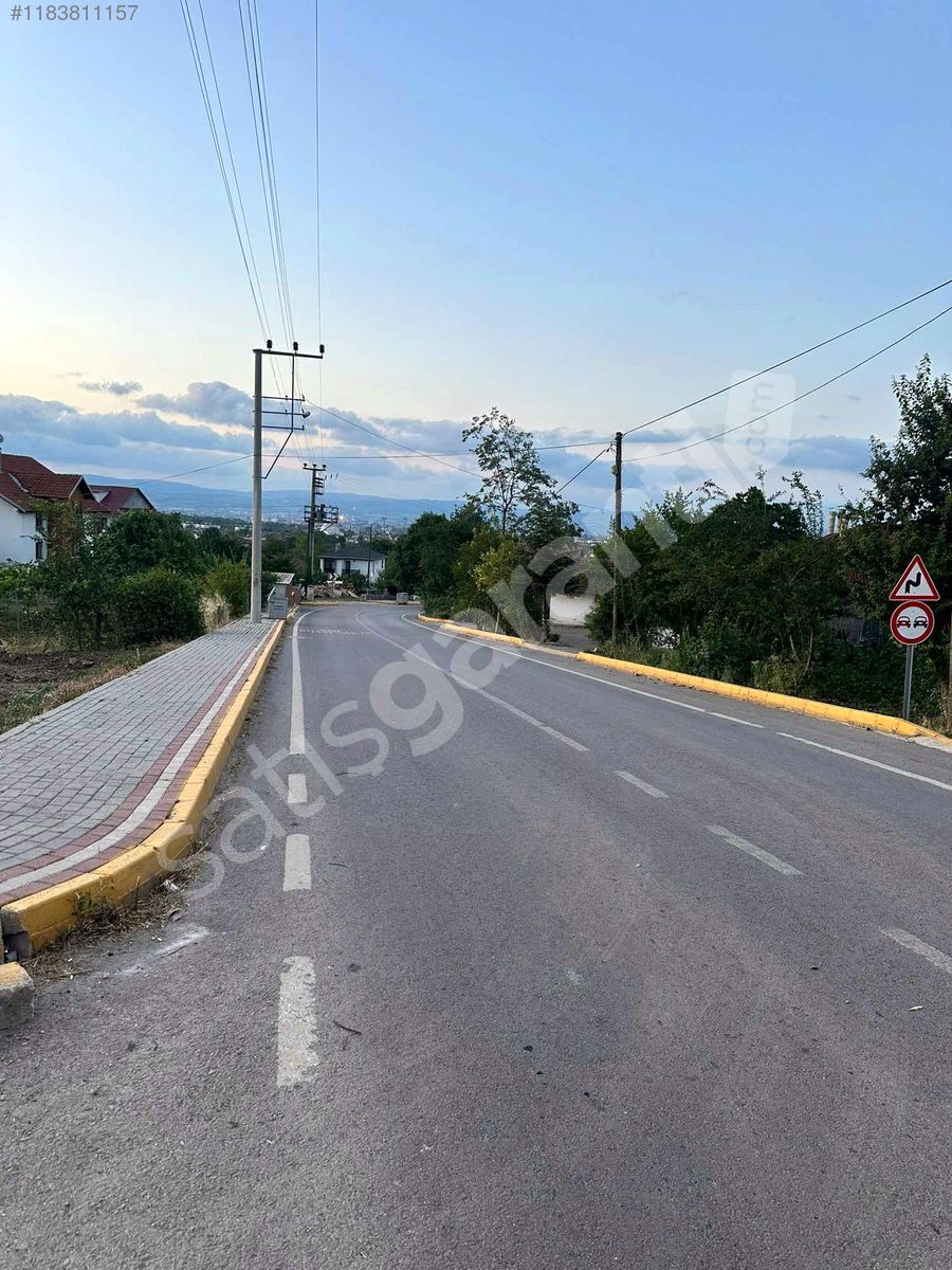 KOCAELİ KARTEPEDE CADDEYE YAKIN İMARLI 400M2 ARSA