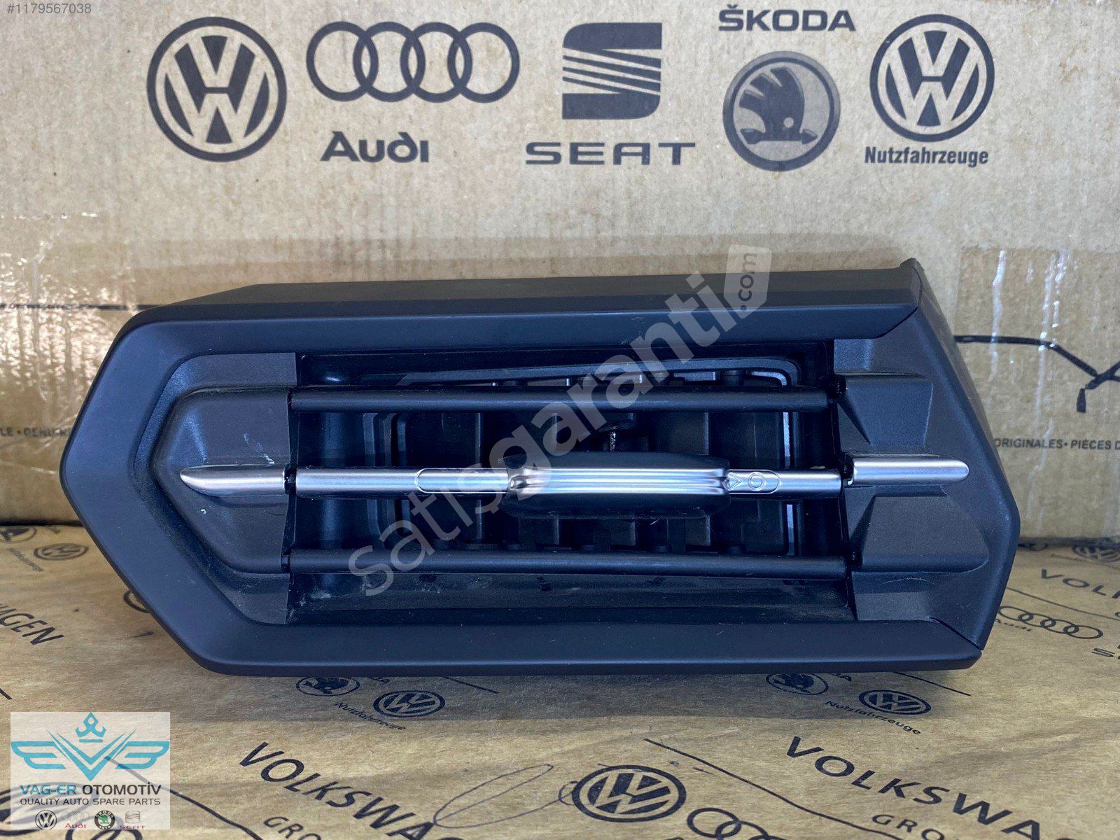 AUDİ A3 2020-2025 SAĞ KLİMA HAVALANDIRMA MAFSALI 8Y1820902B