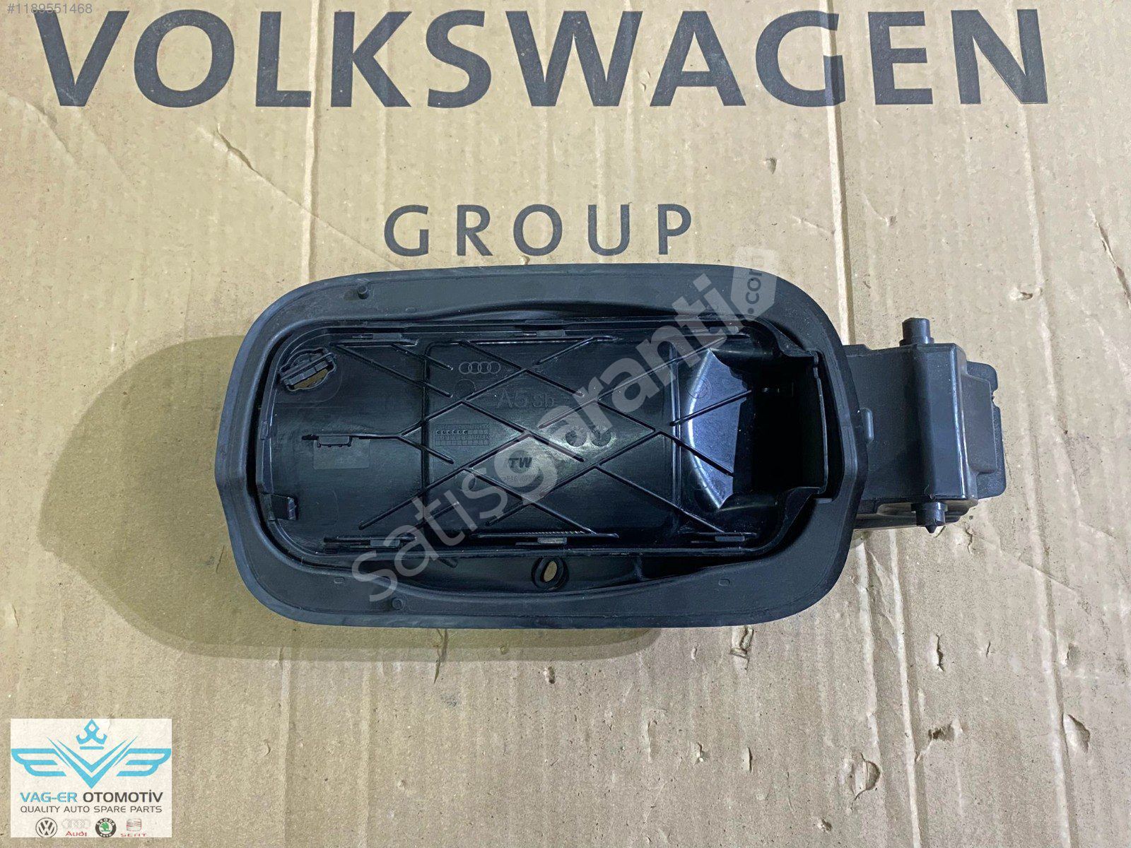 AUDİ A5 2017-2024 YAKIT DEPO DOLUM AĞZI 8W8809906 / ORİJİNAL