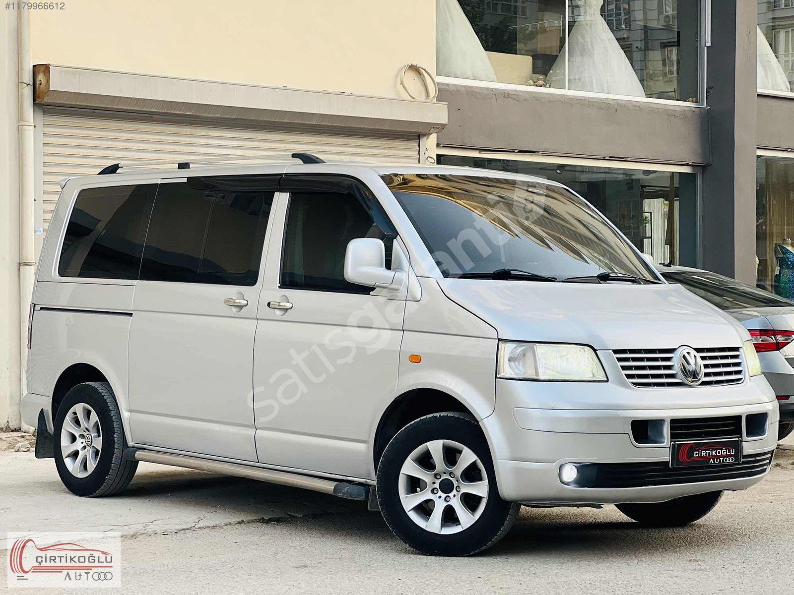 ÇİRTİKOĞLU'ndan WV TRANSPORTER 2.5 TDI 8+1 KOLTUKLU