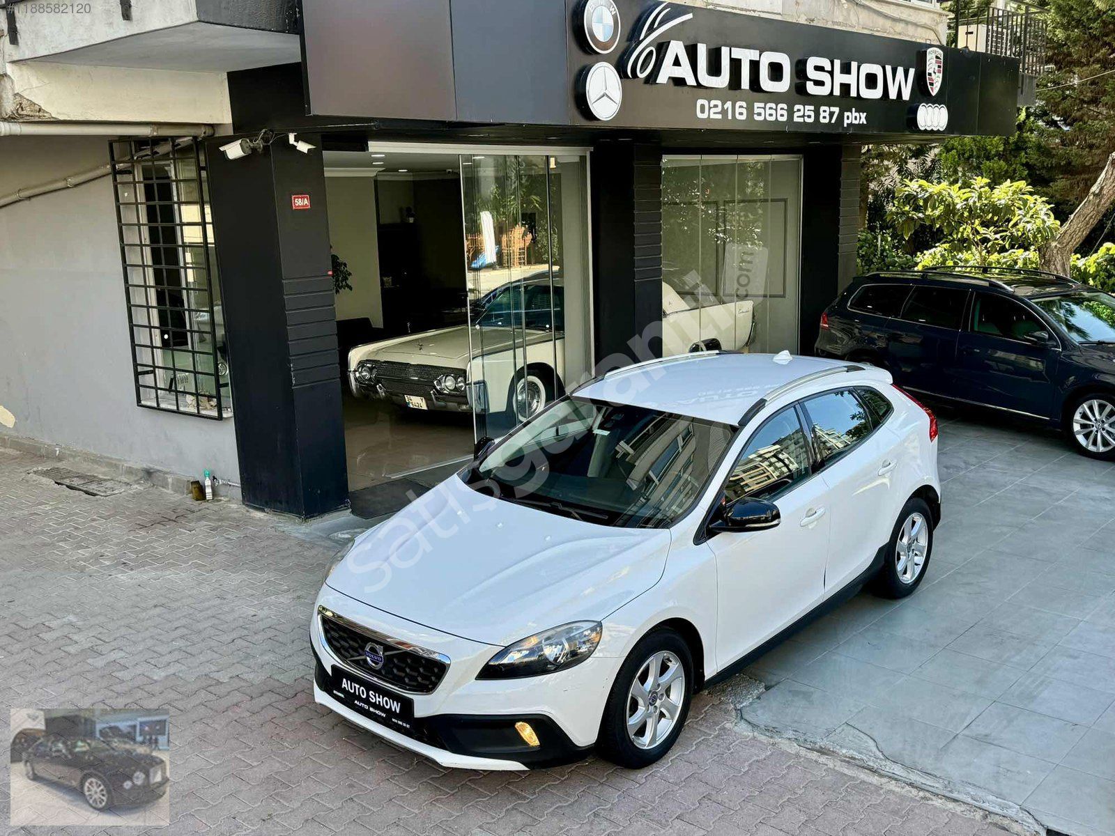 AUTO SHOW_VOLVO V40 CROSS COUNTRY 78.000 KM