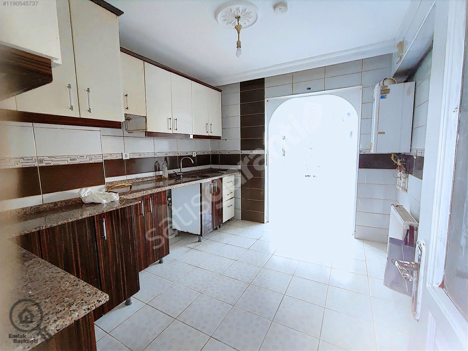 kiralık Şahintepe'de Anadolu Caddesi'ne yakın 4+1 çift banyolu
