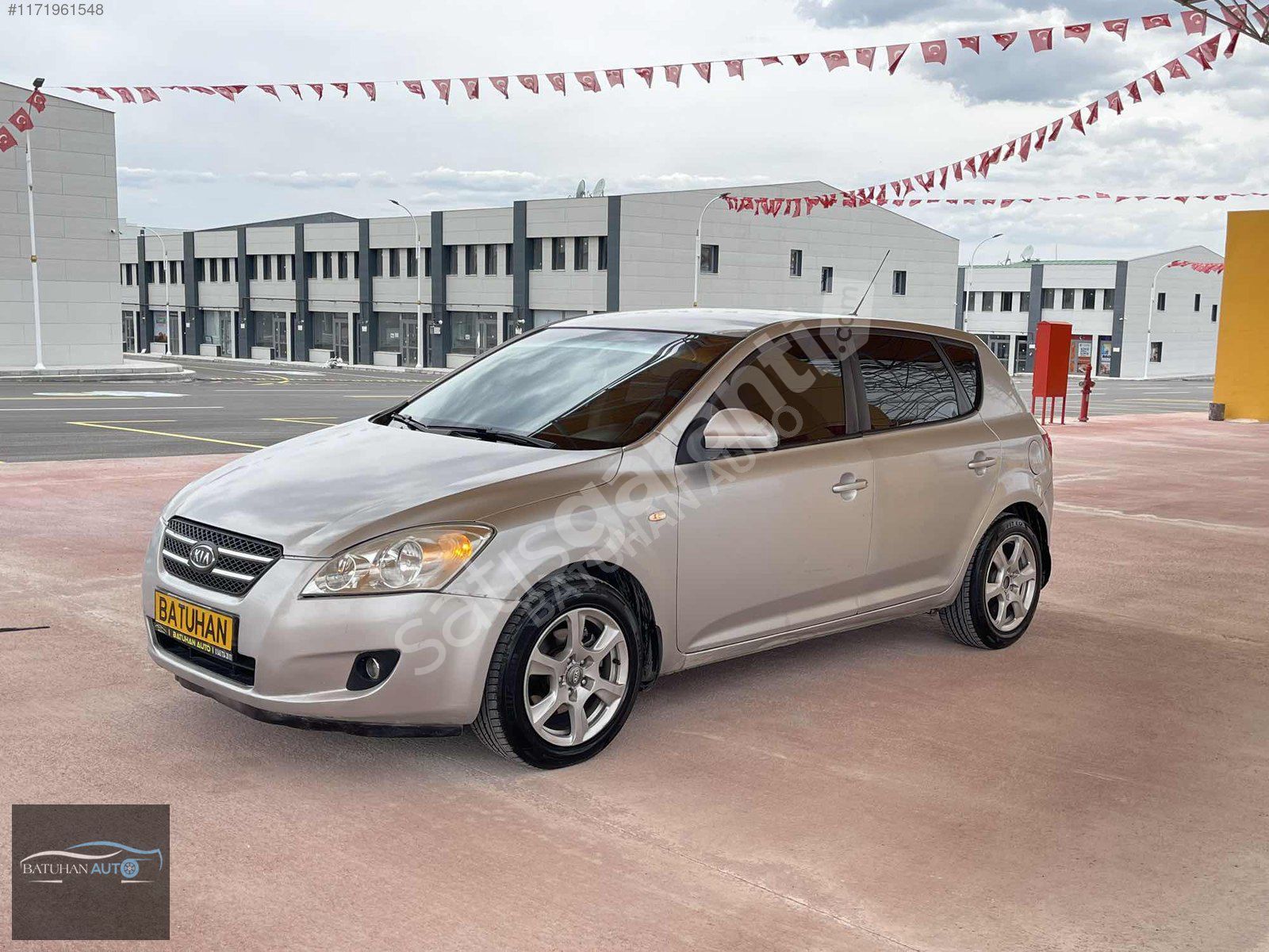 CEED OTOMATİK 1.6 CRDİ DEĞİŞENSİZ KREDİ KARTI GEÇERLİDİR