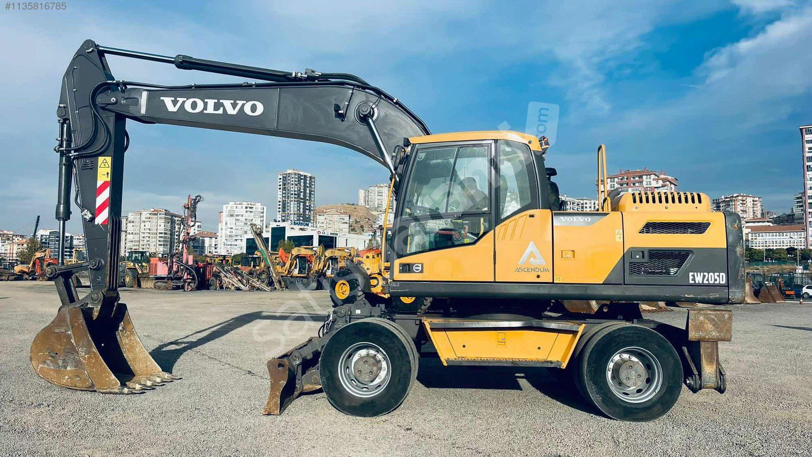 DUMANLAR***2018 VOLVO 205 LASTİKLİ EKSKAVATÖR, 6.500 SAATTE