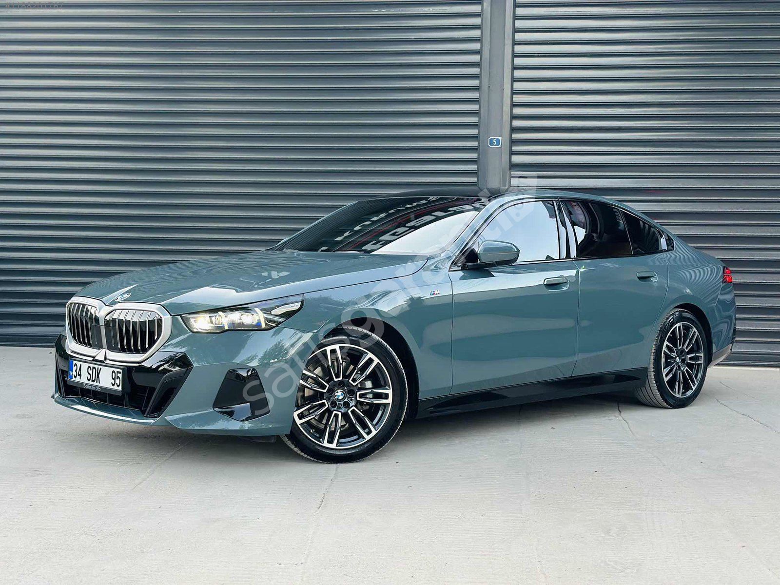 HAKKI OTO'DAN HATASIZ/BOYASIZ/YENİ KASA/2023/BMW 5.20D XDRIVE