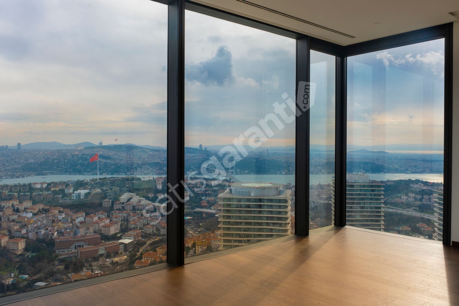 ÇİFTÇİ TOWERS'DA 6+1 MANZARALI AB TİPİ KİRALIK DAİRE