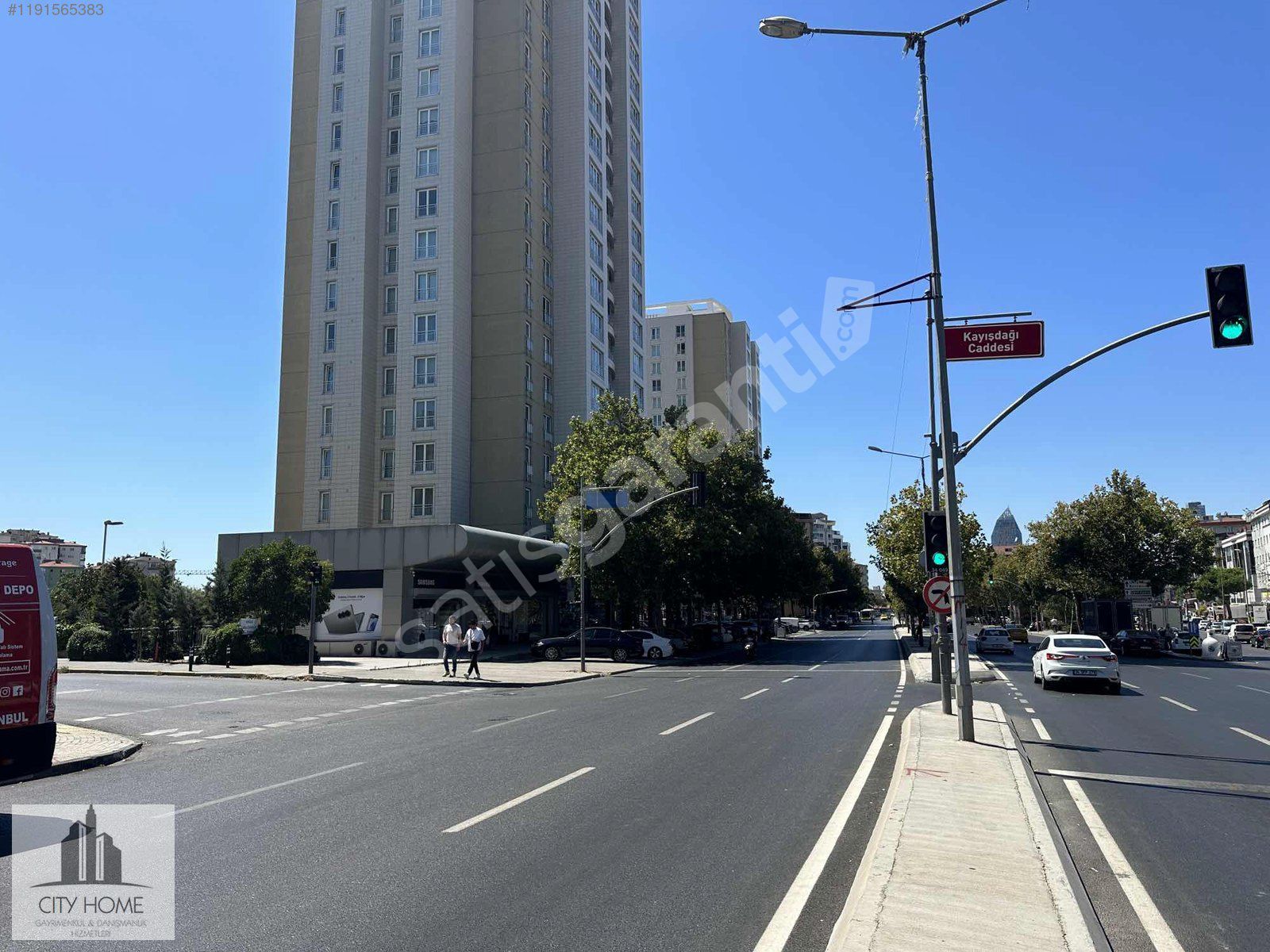 KAYIŞDAĞI CADDESİNDE TİCARİ İMARLI 1900 M2 İNŞ ALANI OLAN BİNA