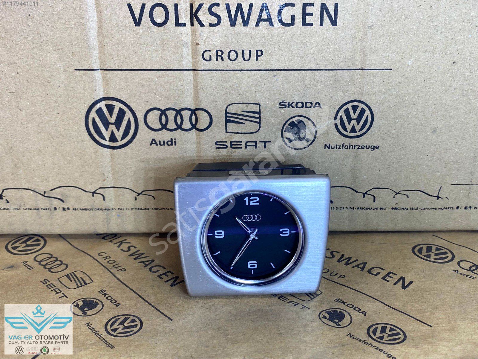 AUDİ A8 ÖN ORTA KONSOL ANALOG SAAT SAATİ 4H0919204H / SIFIR