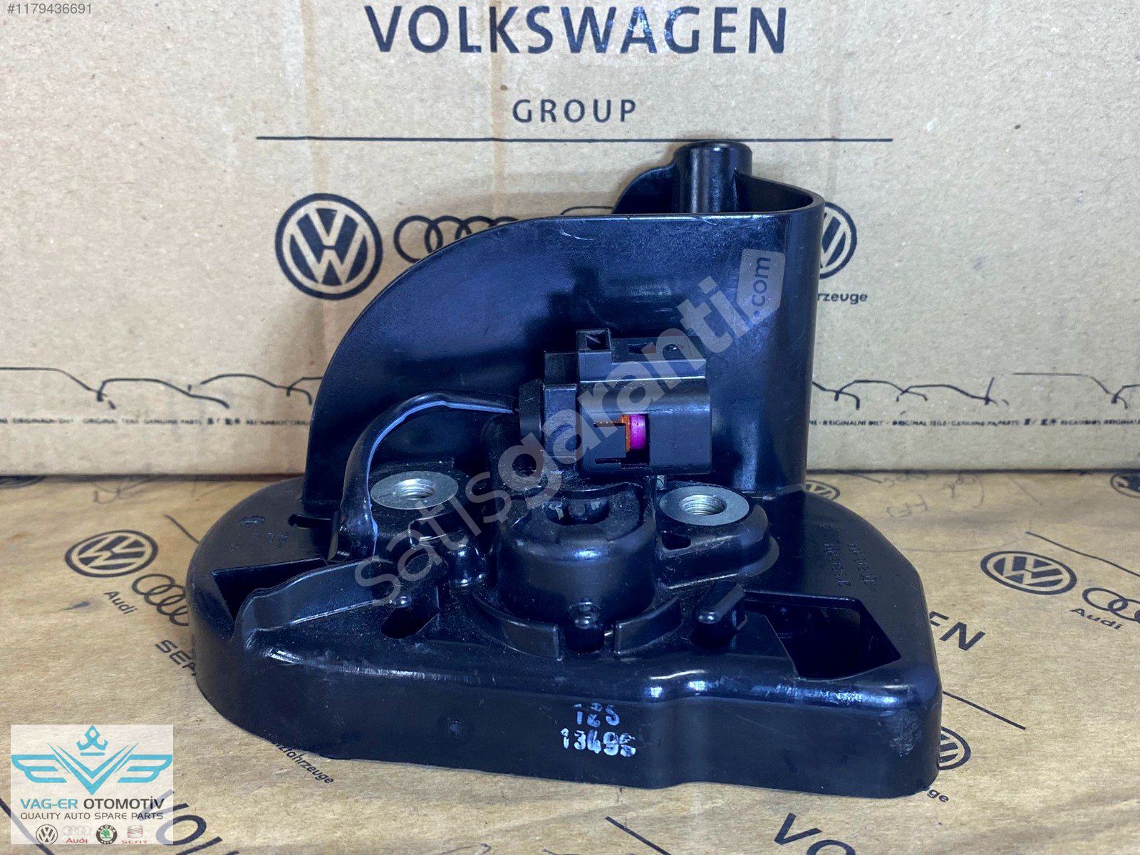 VW CADDY SAĞSÜRGÜLÜ KAPI KİLİDİ KİLİTİ 7E0843604D / SIFIR