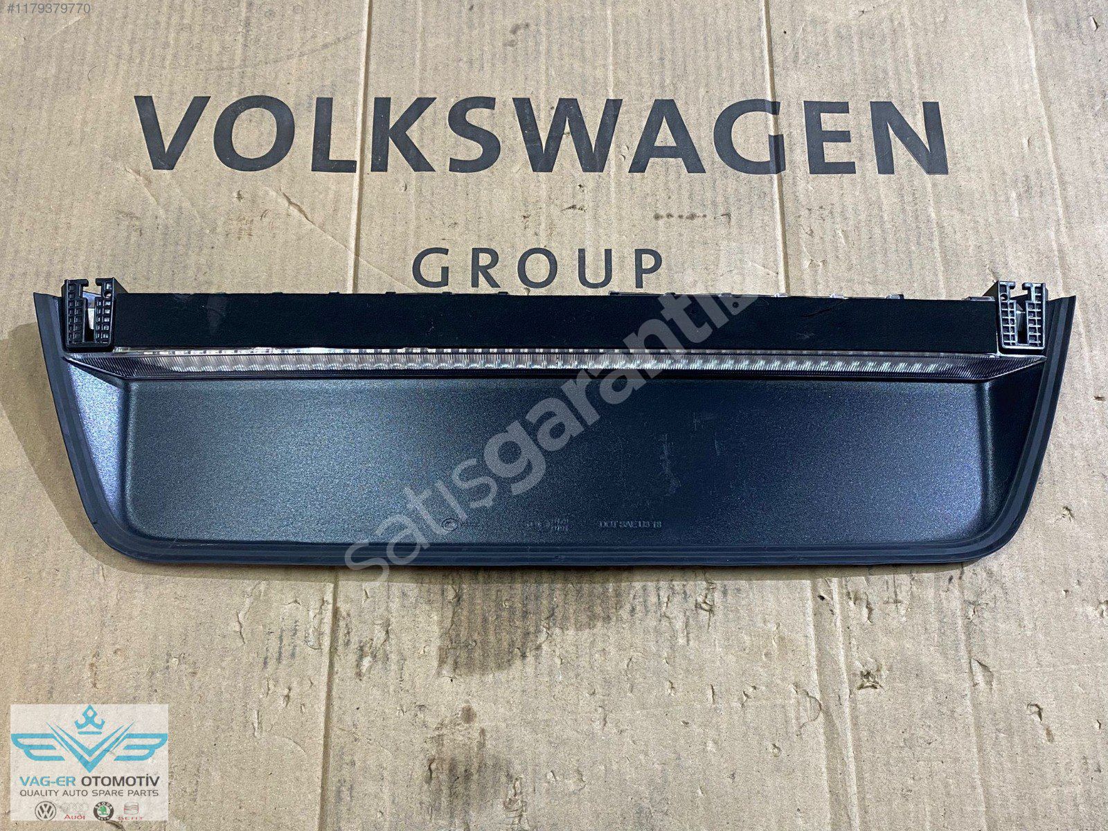 AUDİ E-TRON ARKA ÜÇÜNCÜ STOP LAMBASI CAMI KOMPLE 4J3945097A ORJ