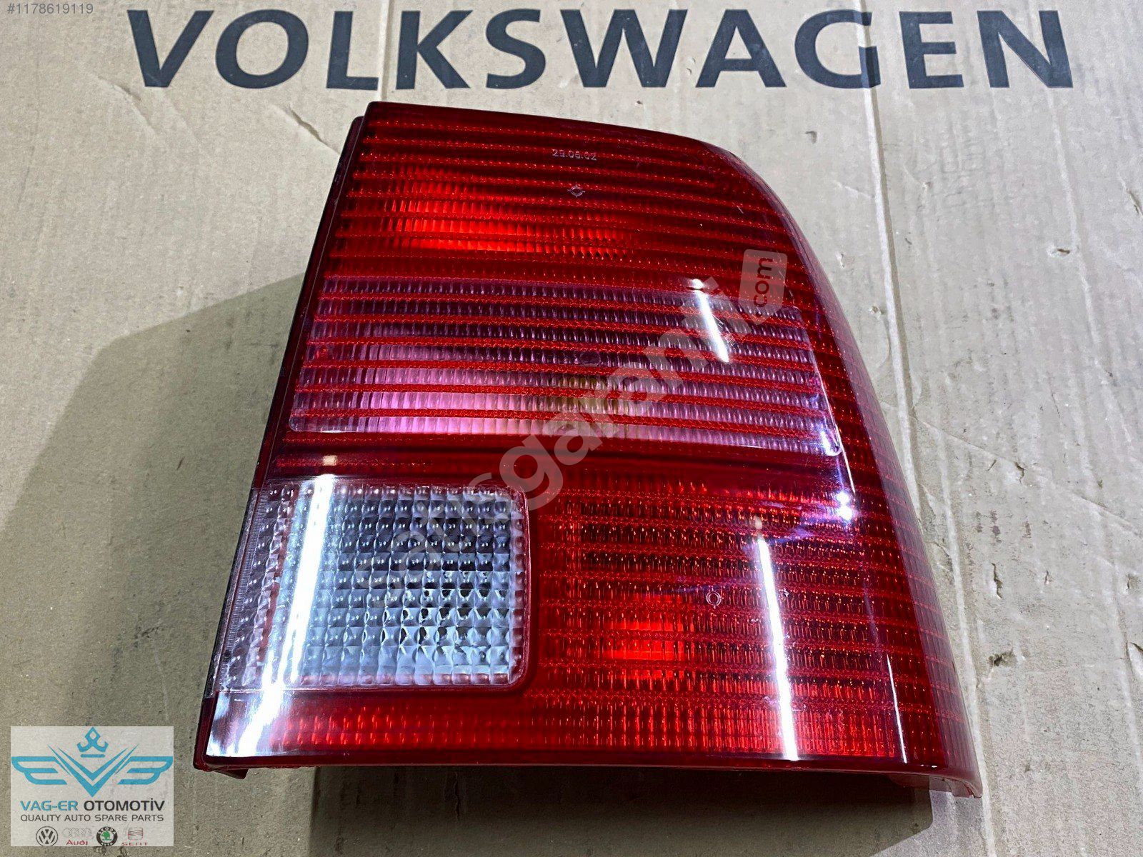 PASSAT B5 1999 MODEL ARKA SAĞ STOP LAMBASI 3B5945096F