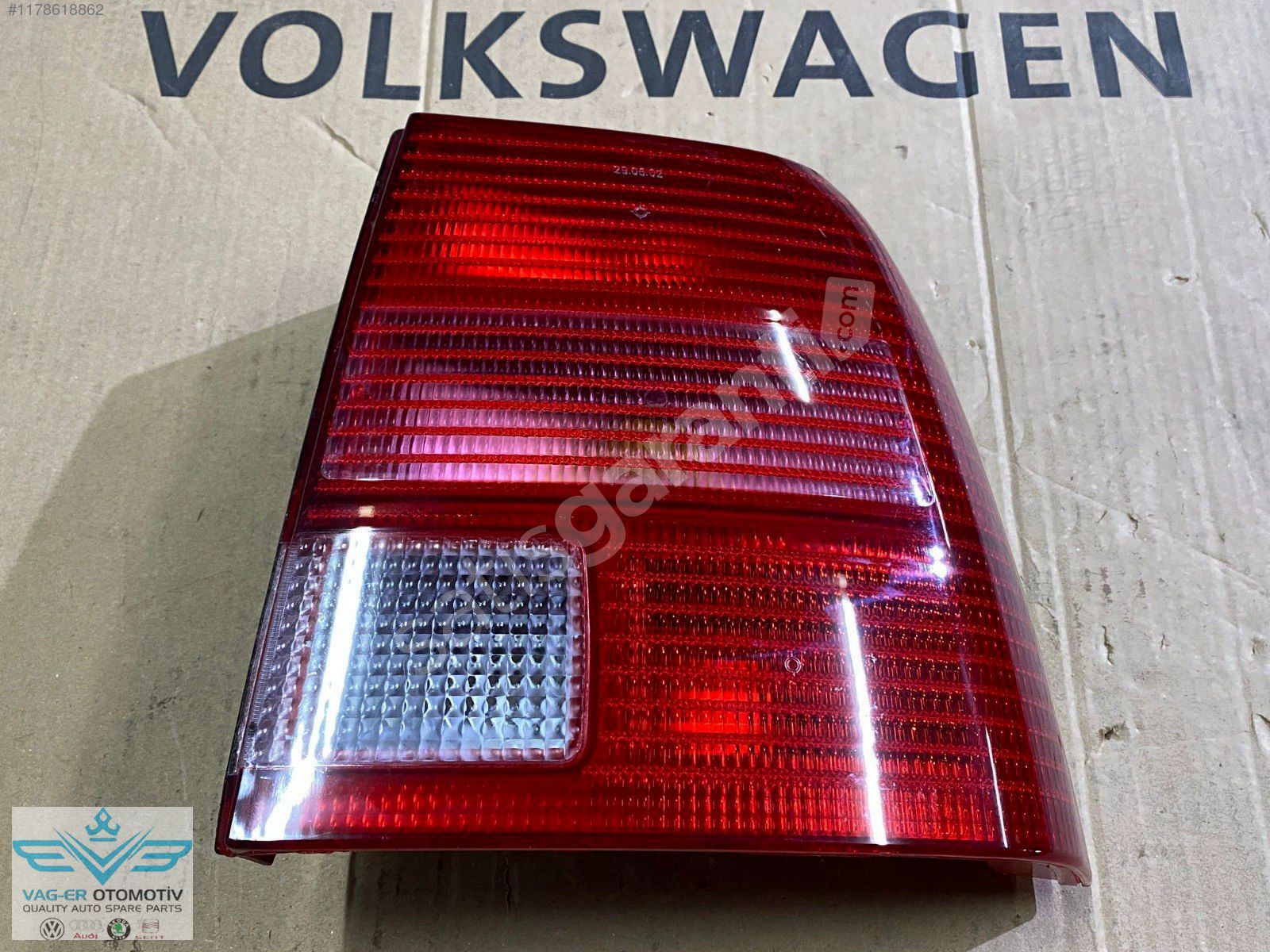 PASSAT B5 1997 MODEL ARKA SAĞ STOP LAMBASI 3B5945096F