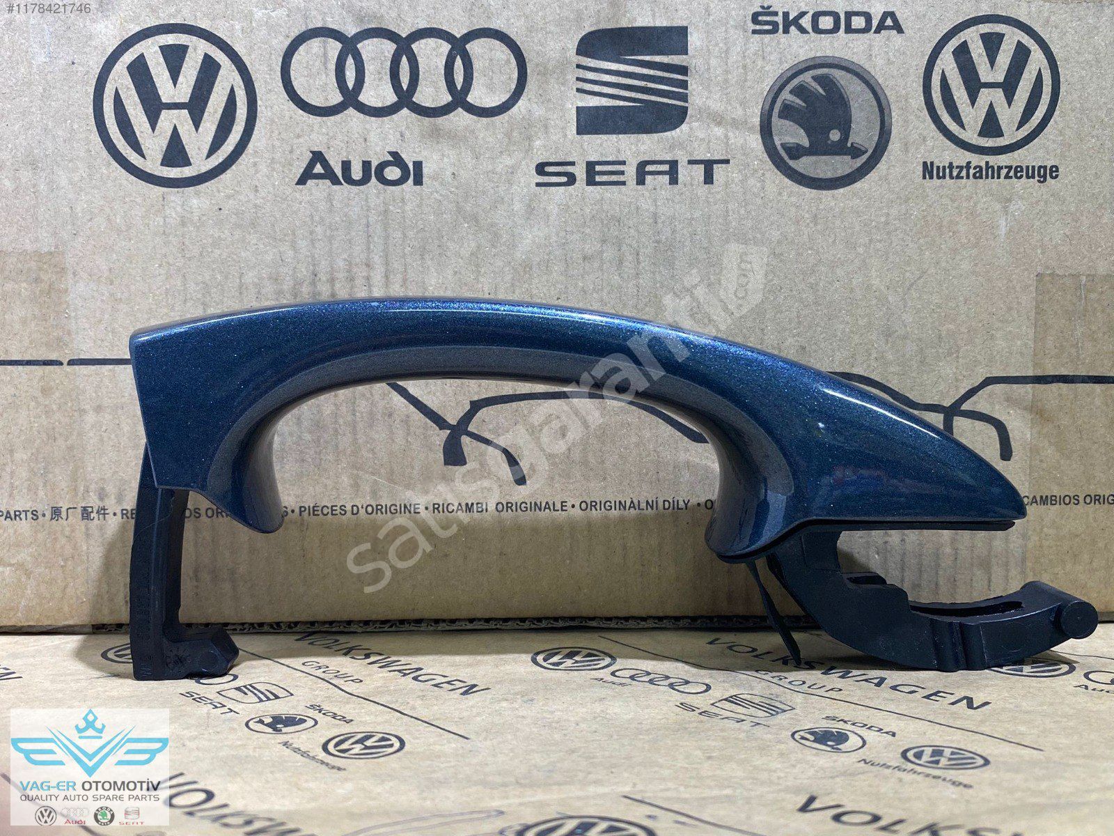 AUDİ Q3 2012-2018 ARKA SAĞ DIŞ KAPI AÇMA KOLU KOL TUTAMAK TUTAM