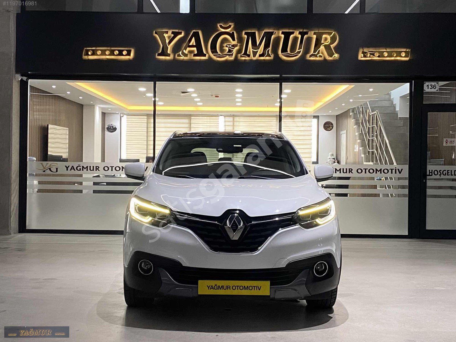 BOYASIZ 2016 MODEL RENAULT KADJAR 1.5 DCI CAM TAVAN 19 İNÇ JANT