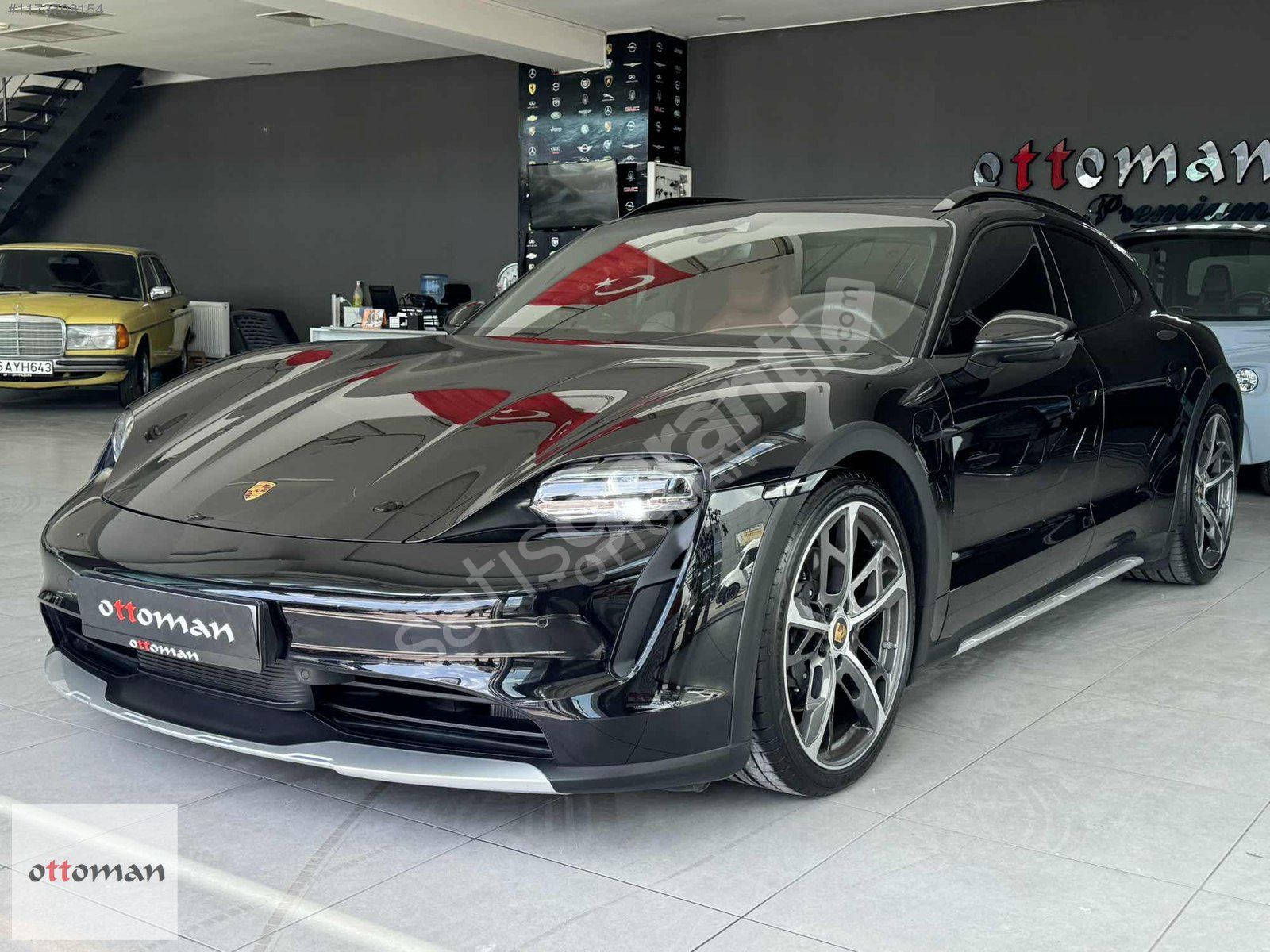OTTOMAN-2023 BAYİ ÇIKIŞLI PORSCHE TAYCAN 4 CROSS SİYAH İÇİ KIRMI