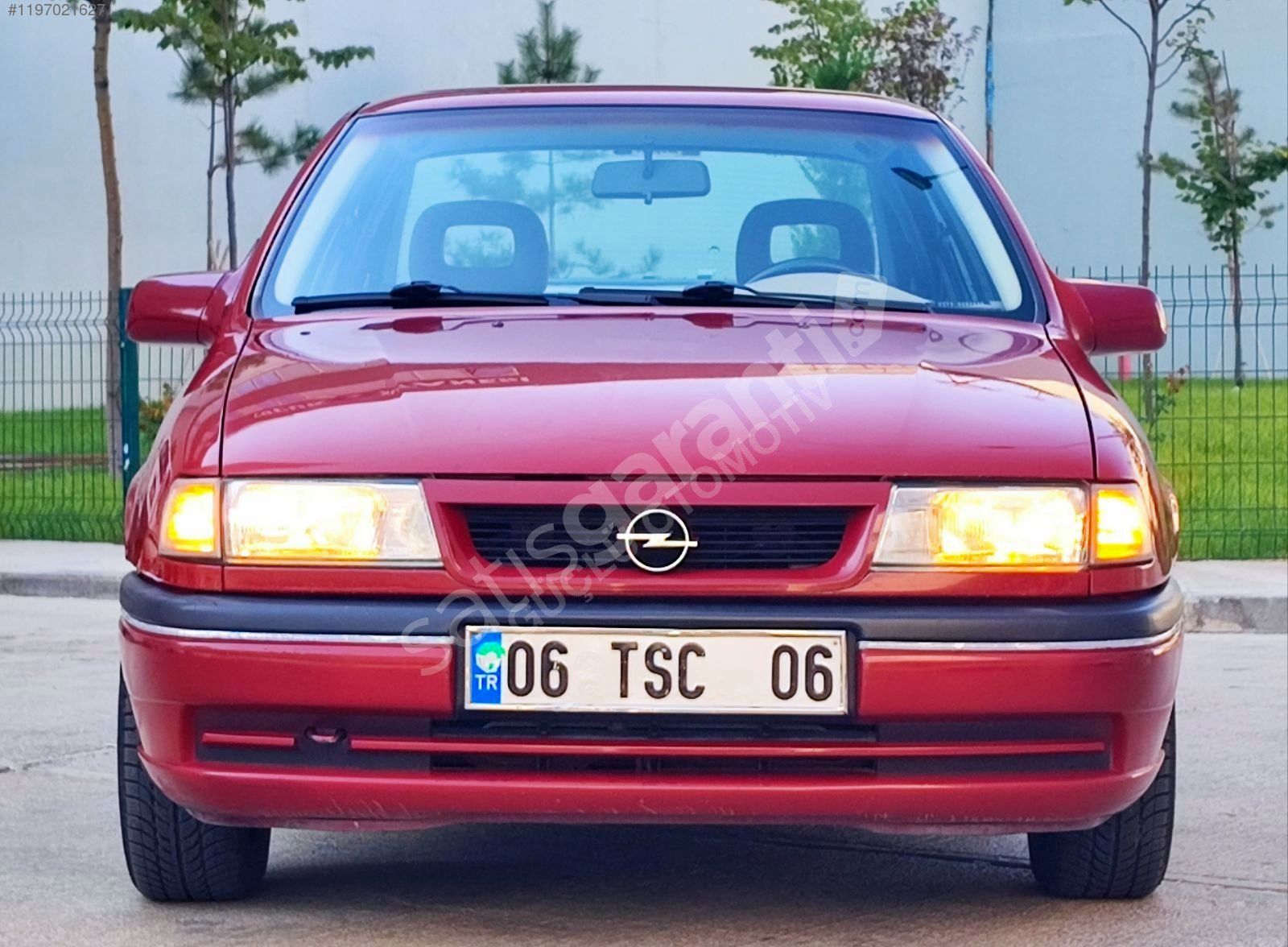 ORJİNAL 156.000 KM DE KAPALI GARAJDA SAKLANMIŞ BOYASIZ AYARINDA