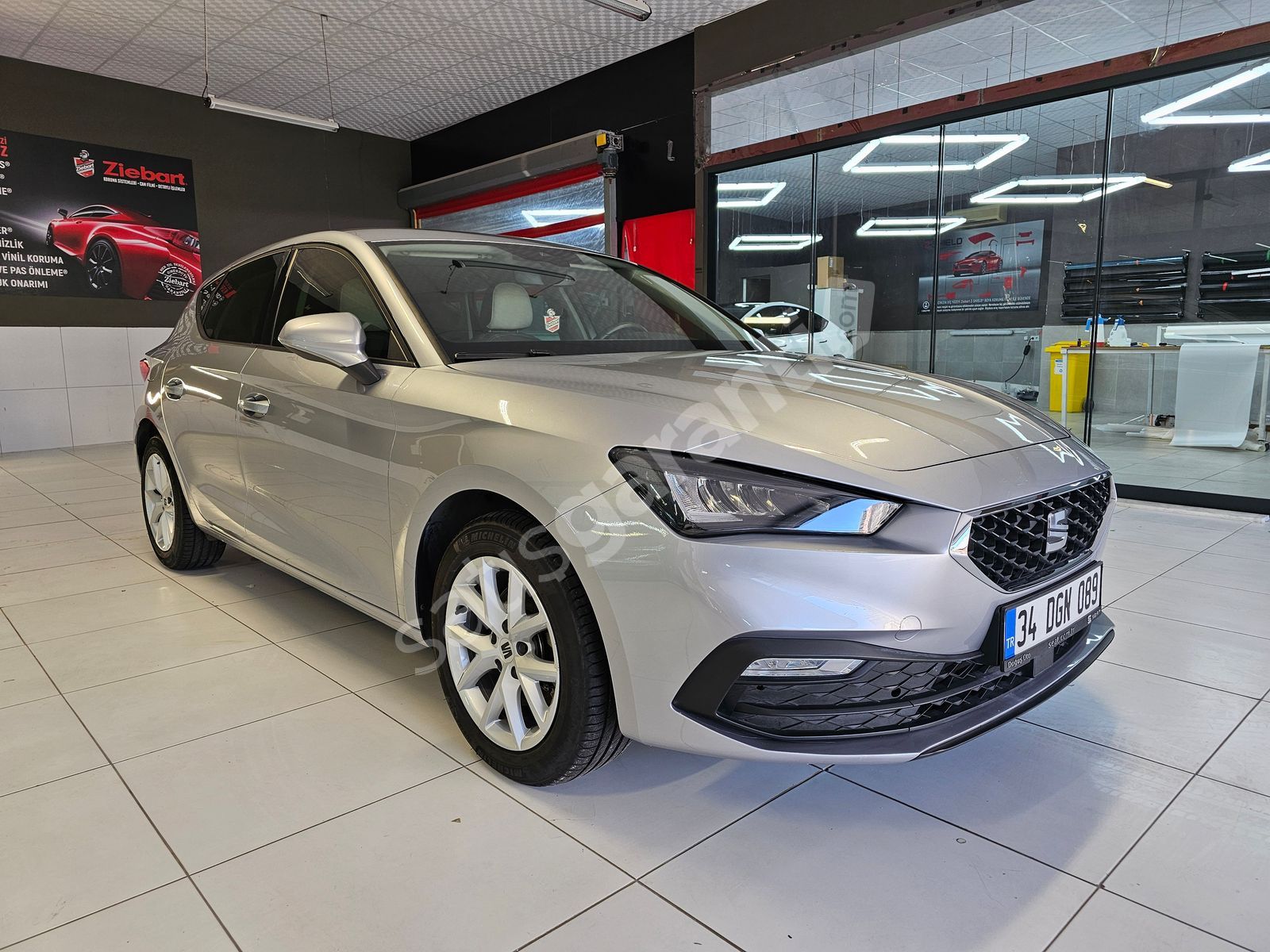 Çok temiz 2021 model seat leon style plus otomatik dsg