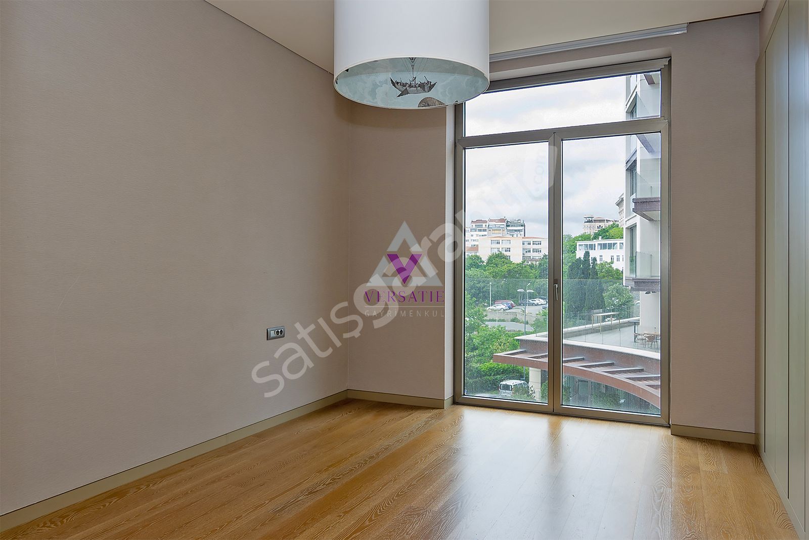 MAÇKA ARMANİ RESIDENCE DA MANZARALI 240 M2 350 BİN TL