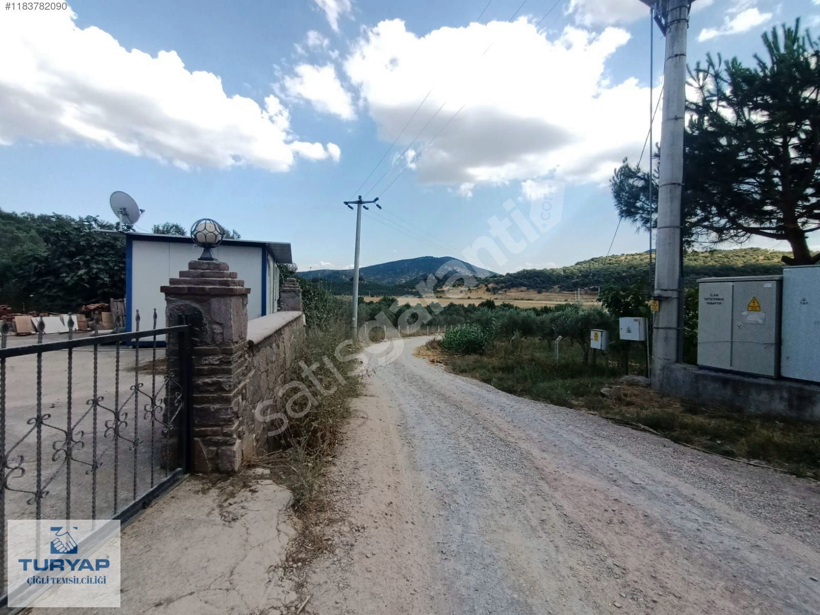 Dikili İsmet Paşa Mahallesi'nde Satılık Tarla