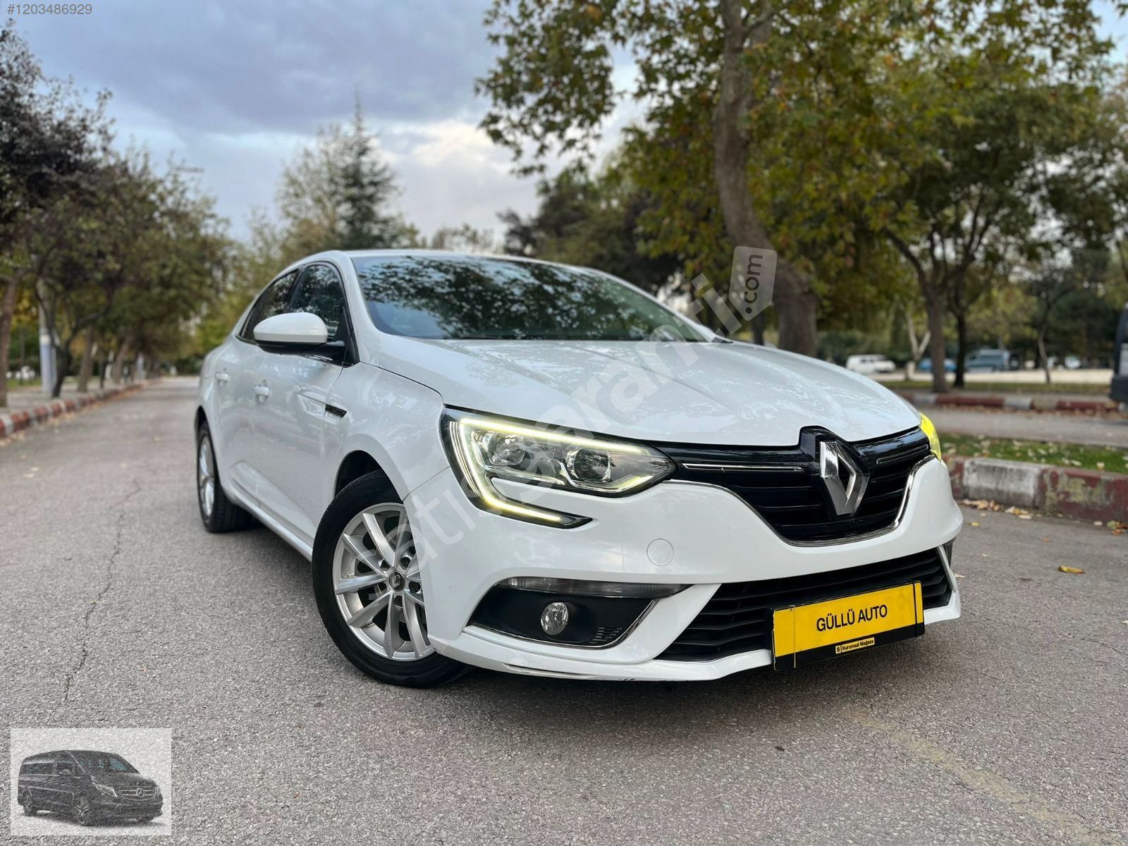 Güllü otodan 2018 model Megane 4 touch paket krdi ve eldn taksit