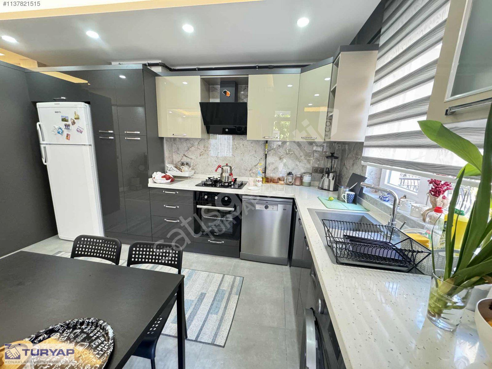 ÖĞRETMENEVLERİ'NDE DOĞALGAZLI, ARA KAT SATILIK 3+1 DAİRE