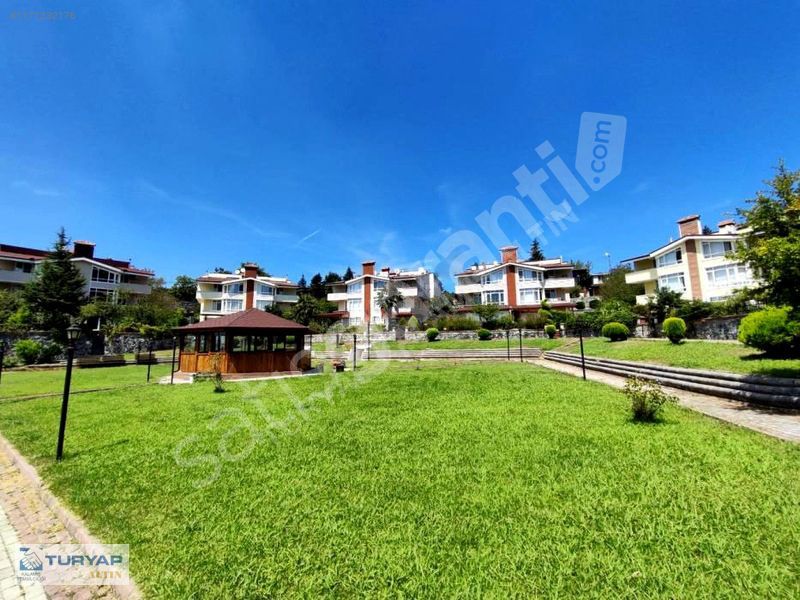 Beykoz Yavuzselim Mahallesi İkiz Konaklar Sitesi Satılık Villa